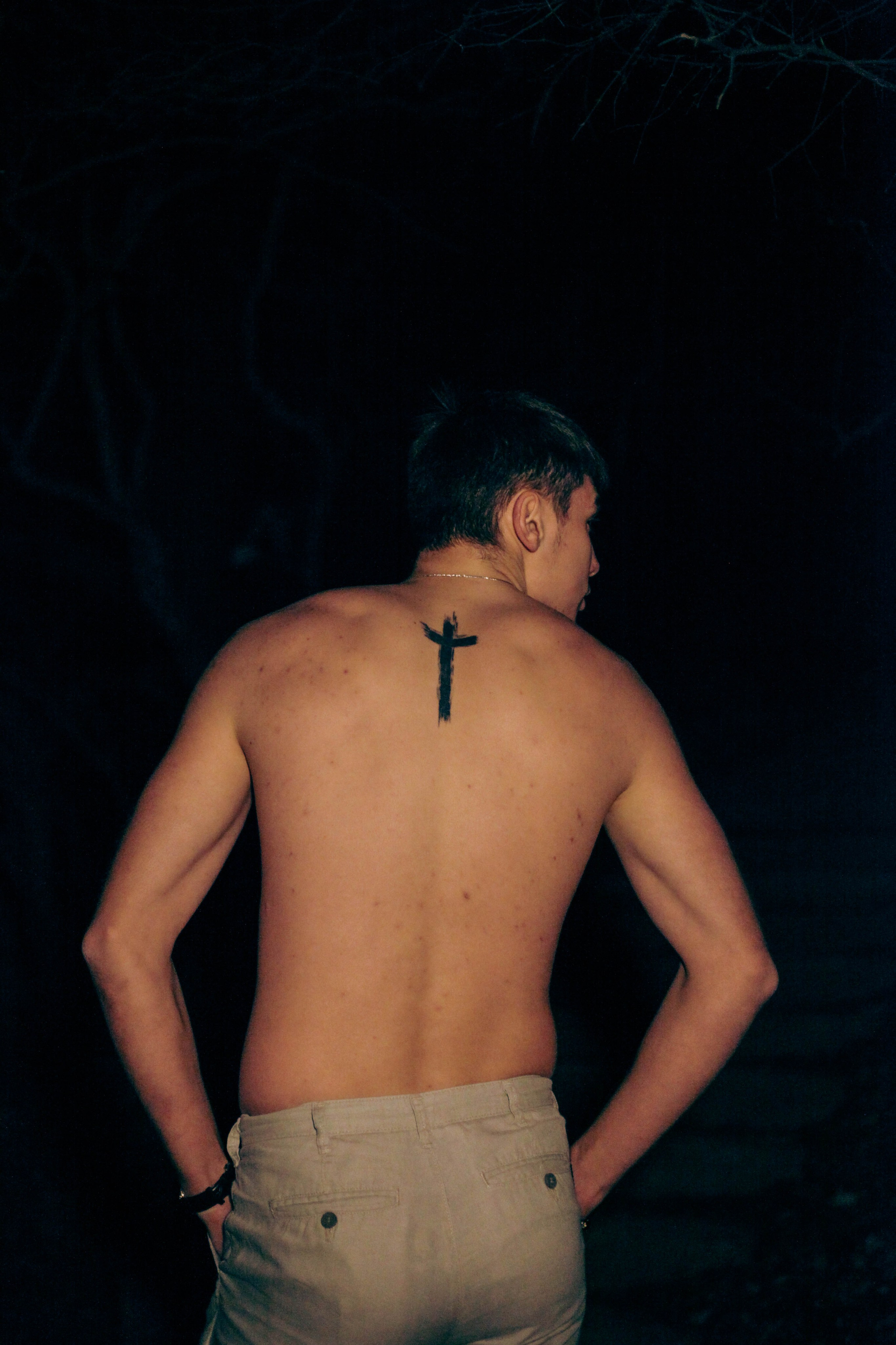 «Затянутая тишина: воспоминания прошлой жизни». Уличный фотограф Города N