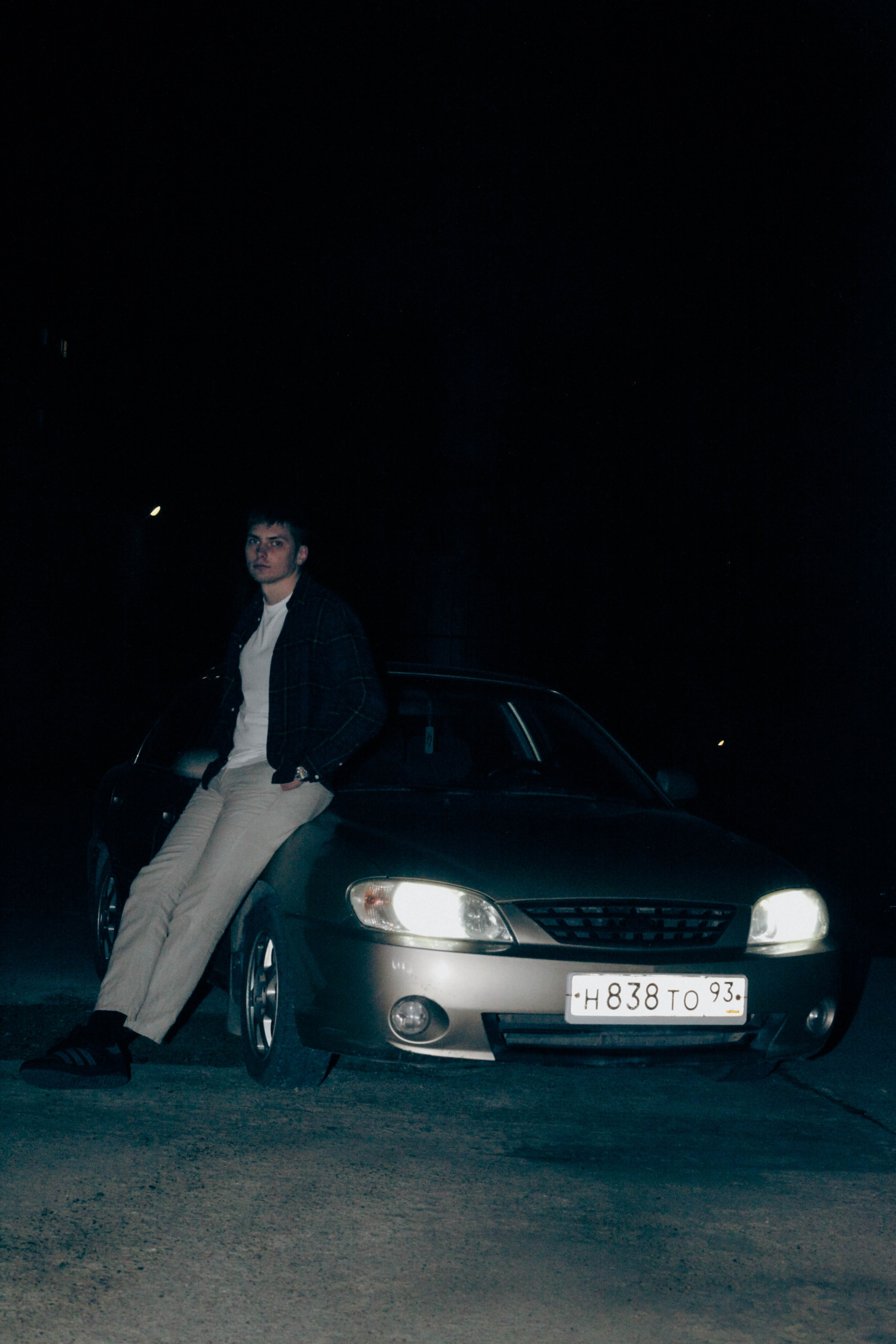 «Затянутая тишина: воспоминания прошлой жизни». Уличный фотограф Города N