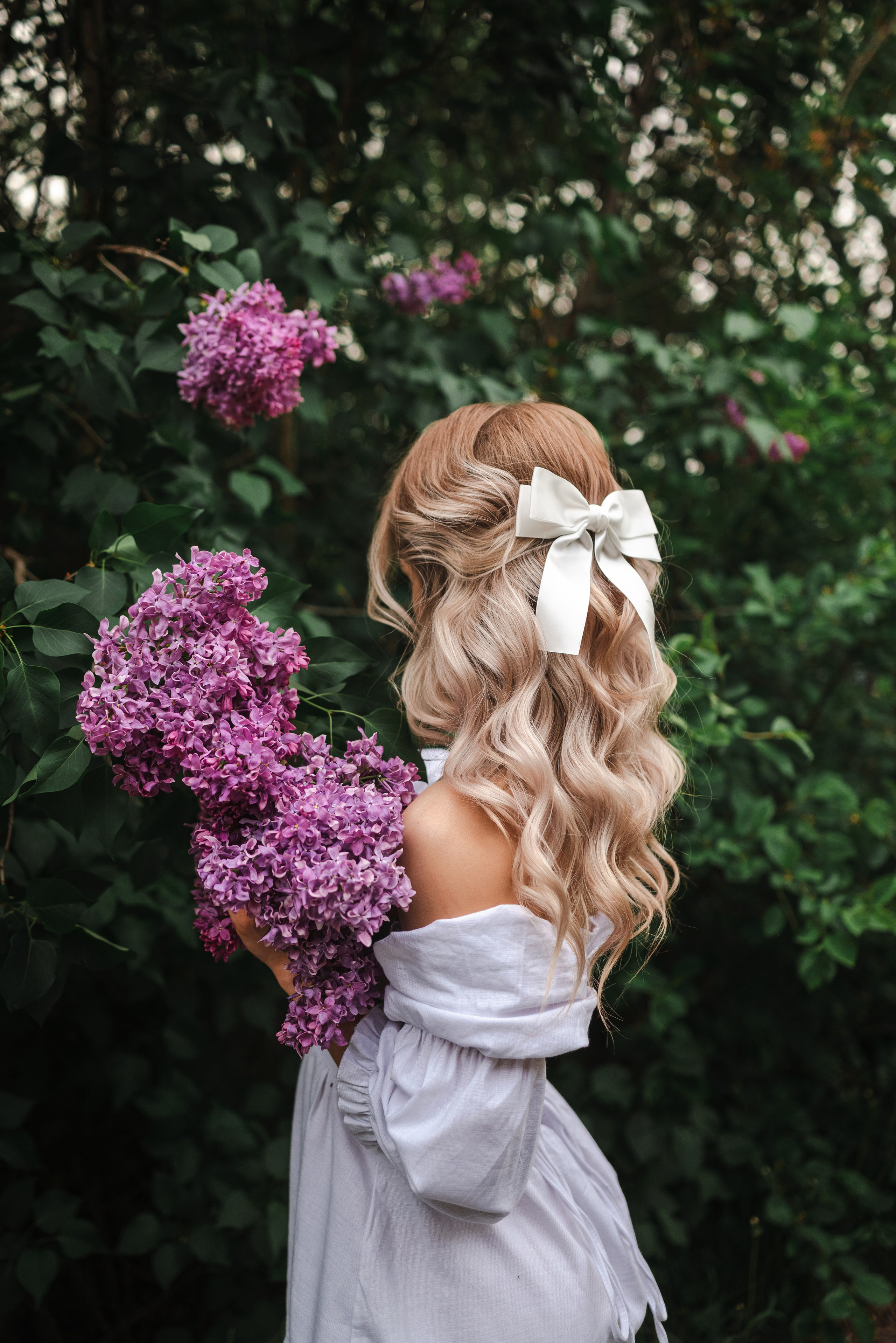 фотограф в парке Лога Каменск-Шахтинский Ольга Сагал. фотосессия девушки  на природе в сирени  Парк Лога