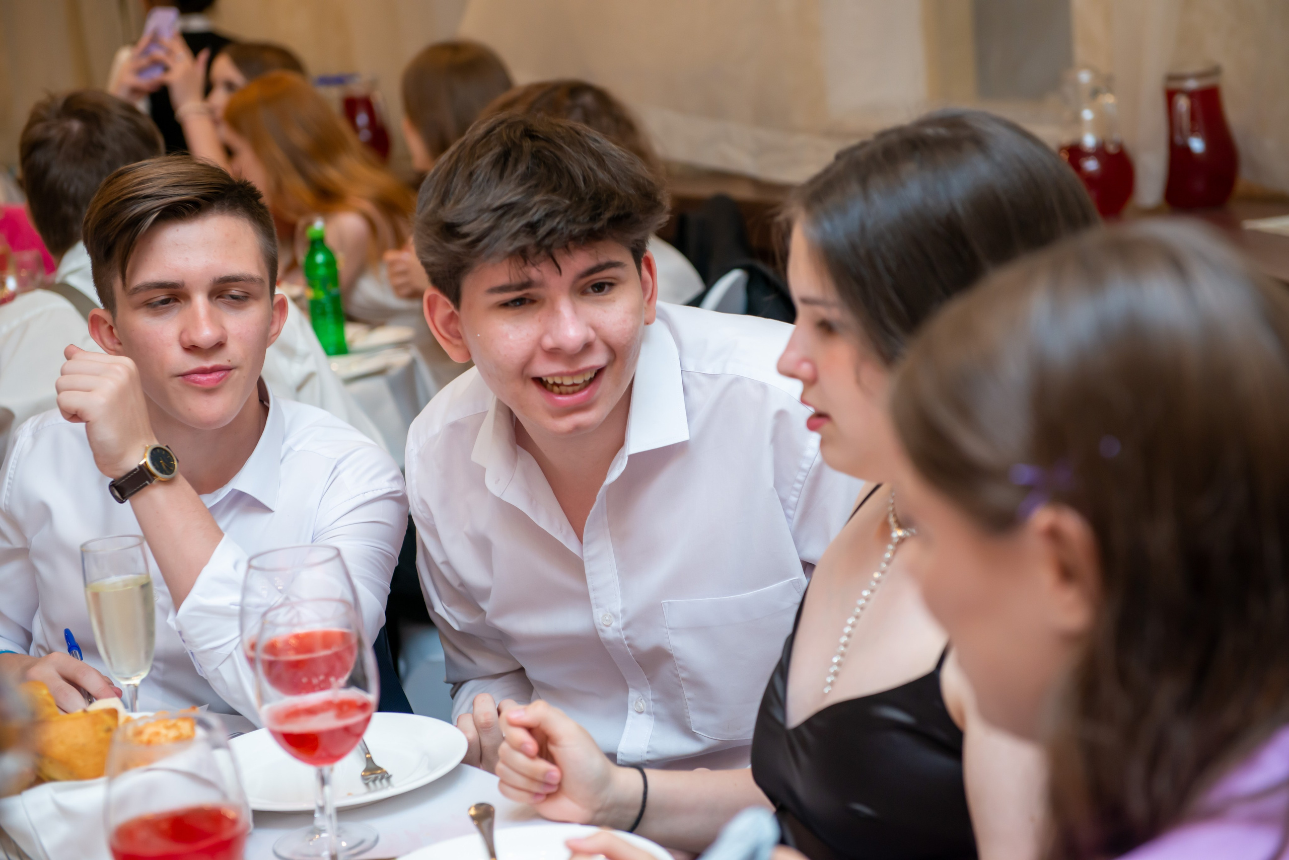 Выпускной вечер в гимназии № 37, ресторан La Ronde