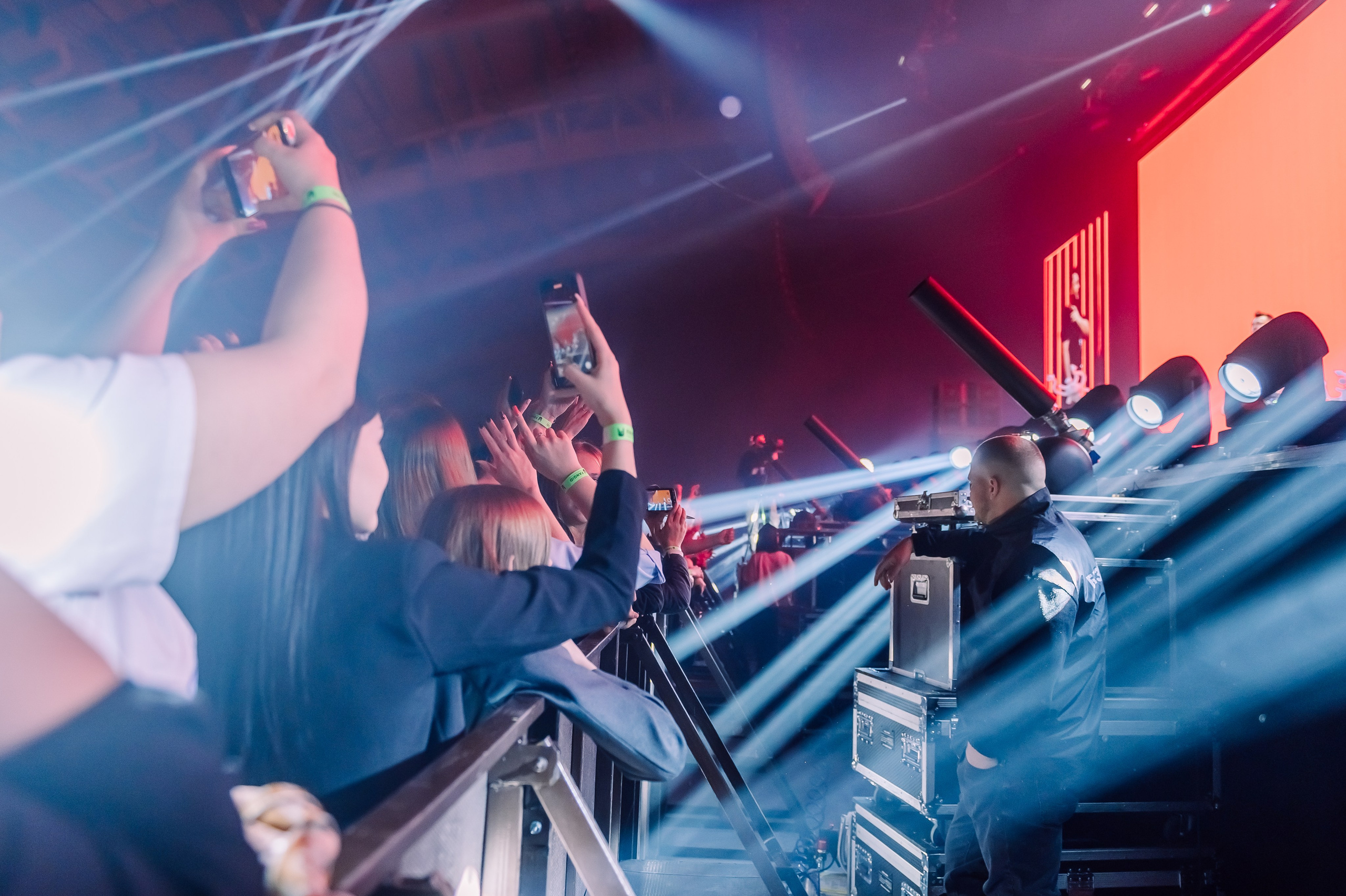 Руки вверх в Ледовом Дворце 15.11.2025. Детский фотограф, семейный фотограф и репортажи в Кемерово