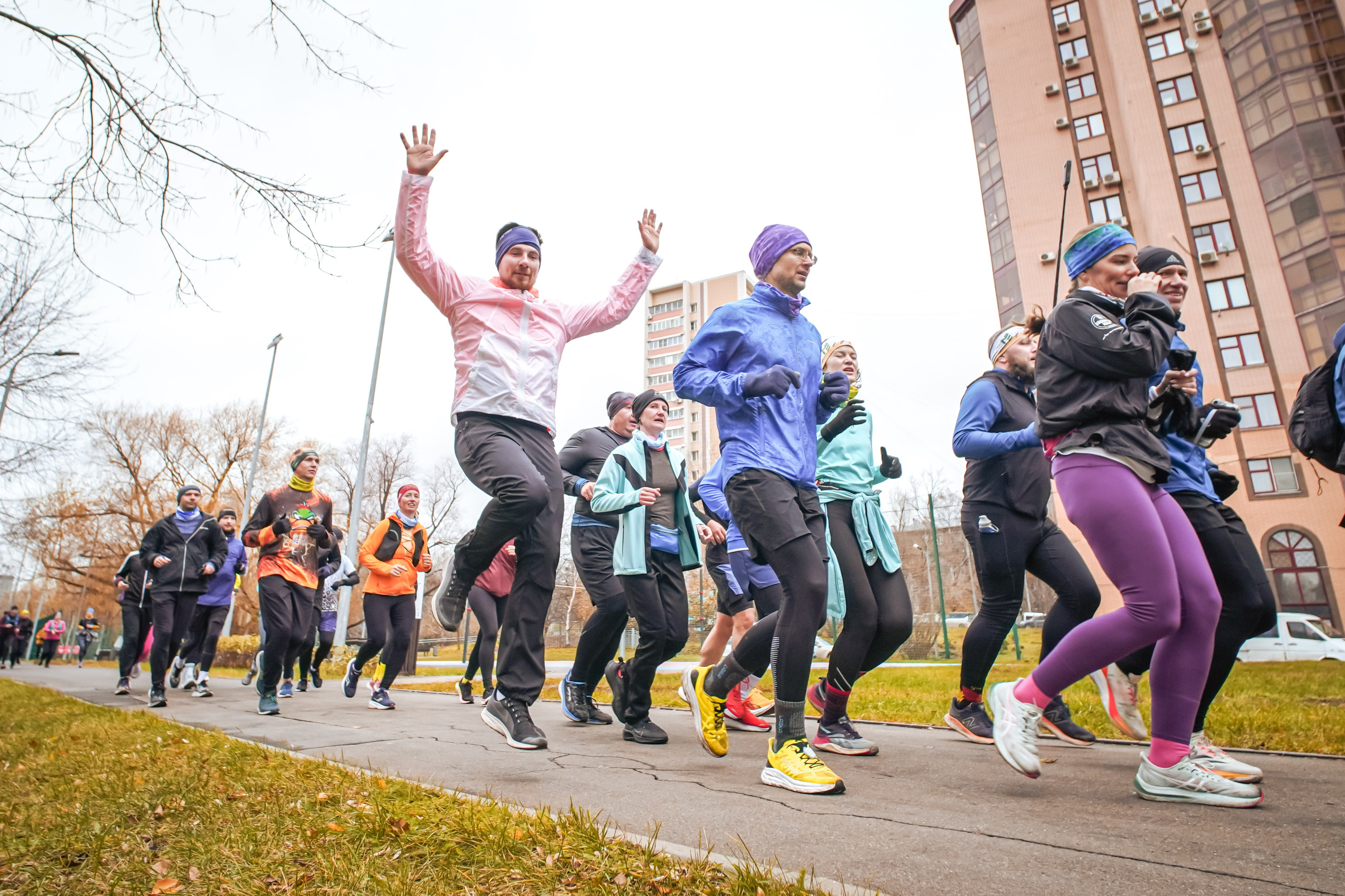 #марафонудома #яuzarun 2024 2-я петля, группа 6:30. Роман Капилюшов. Бег. Фото. Видео. г. Люберцы