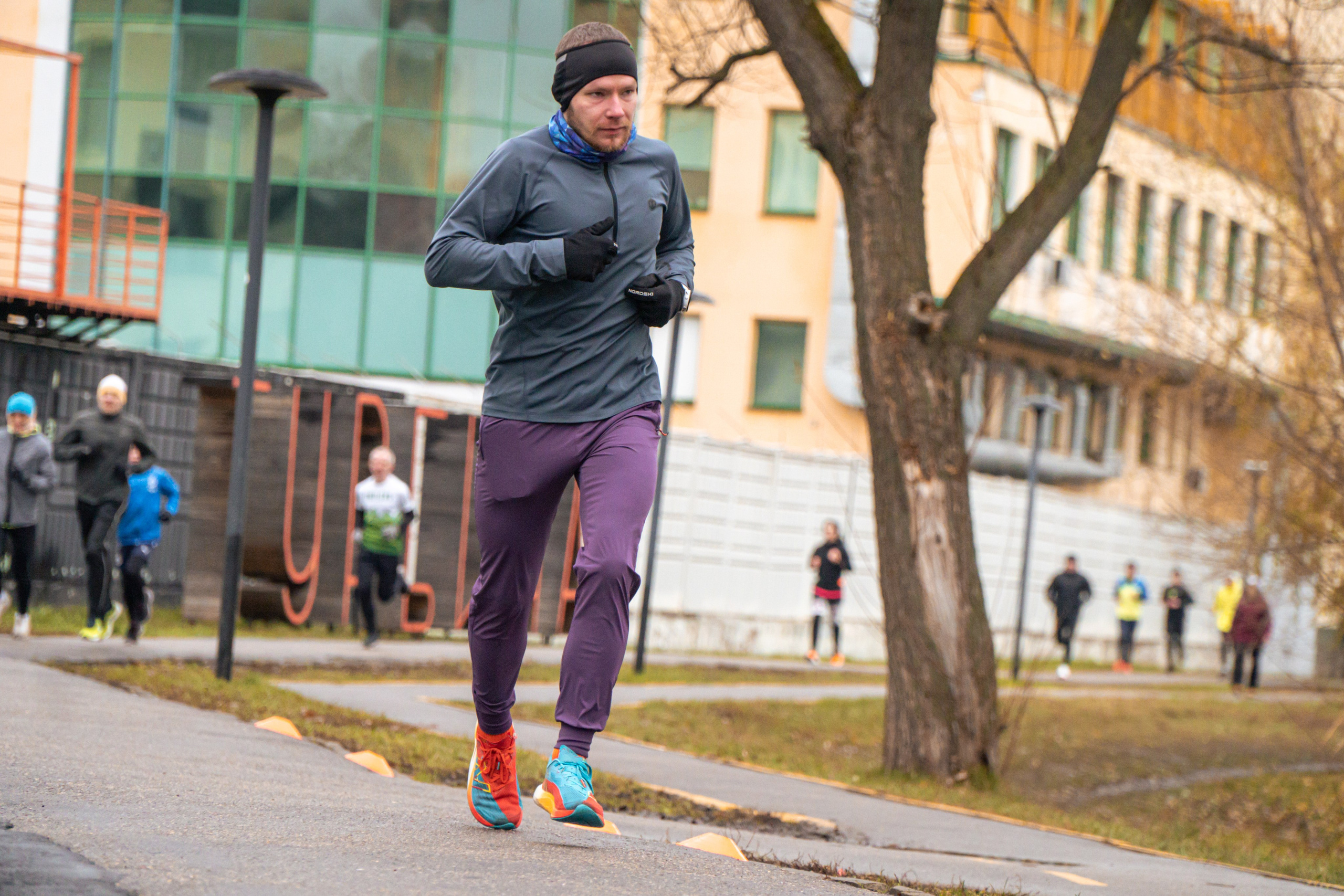 5 вёрст Реутов 16.11.2024. Роман Капилюшов. Бег. Фото. Видео. г. Люберцы