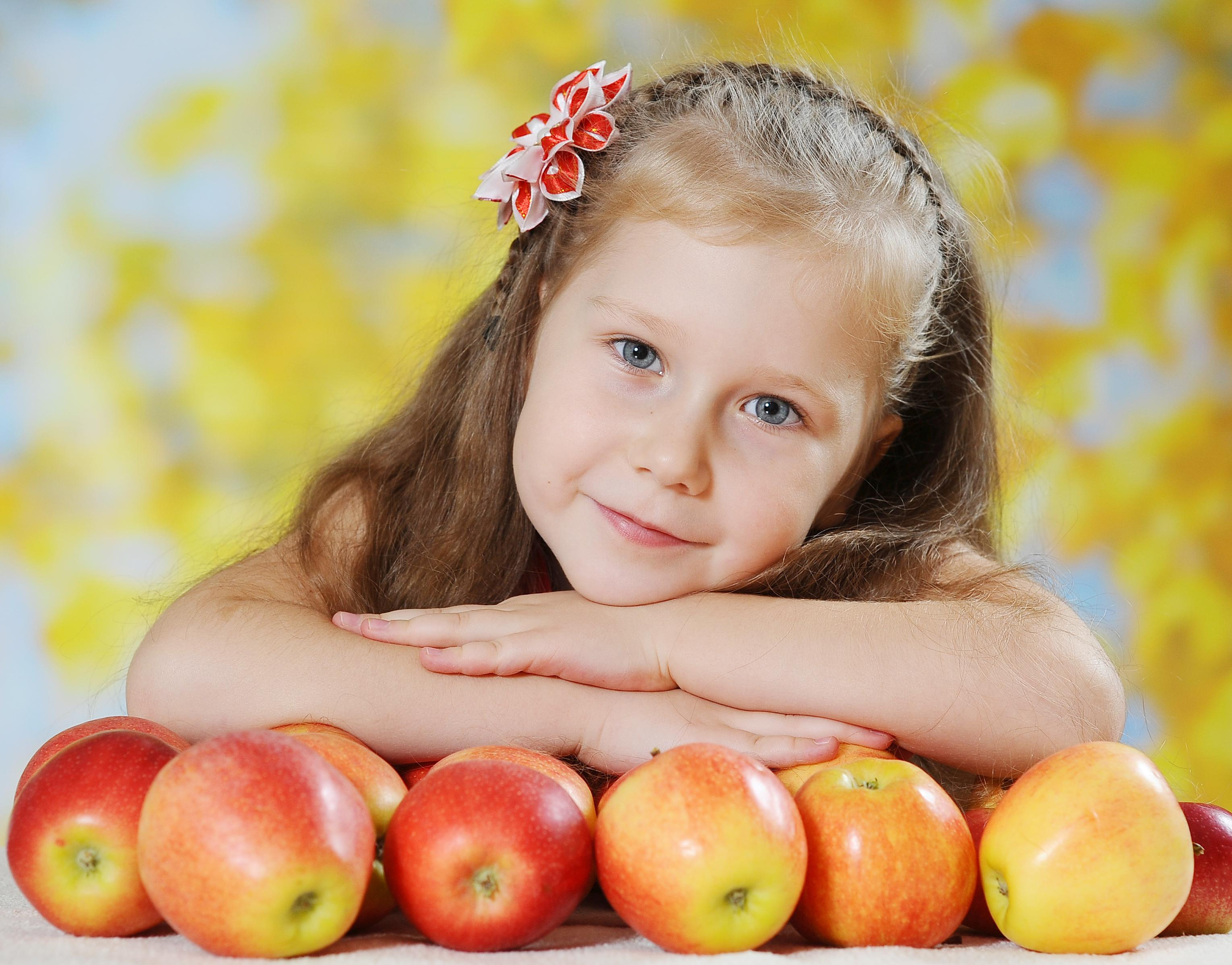 Яблочки. Детский портрет