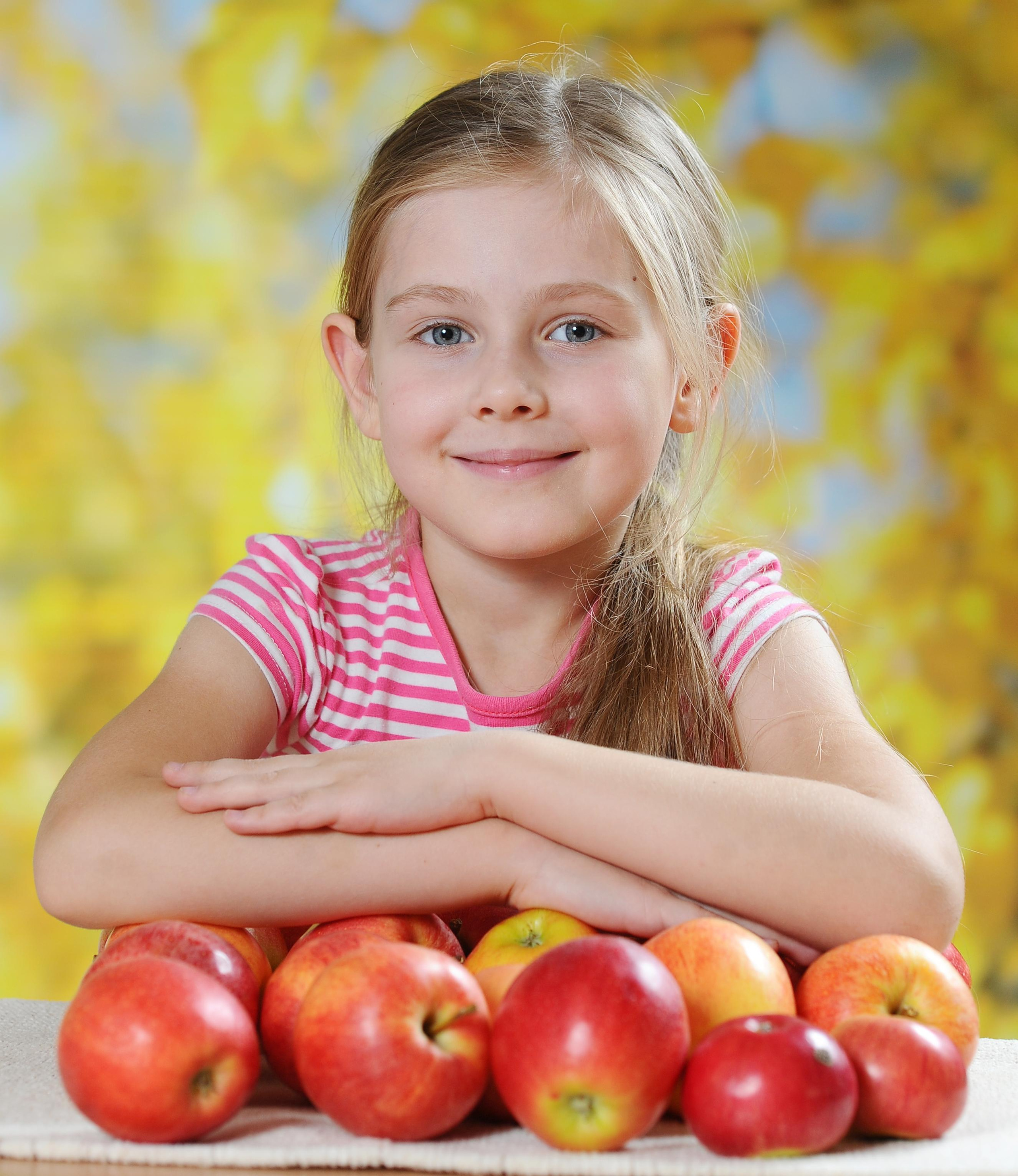 Яблочки. Детский портрет