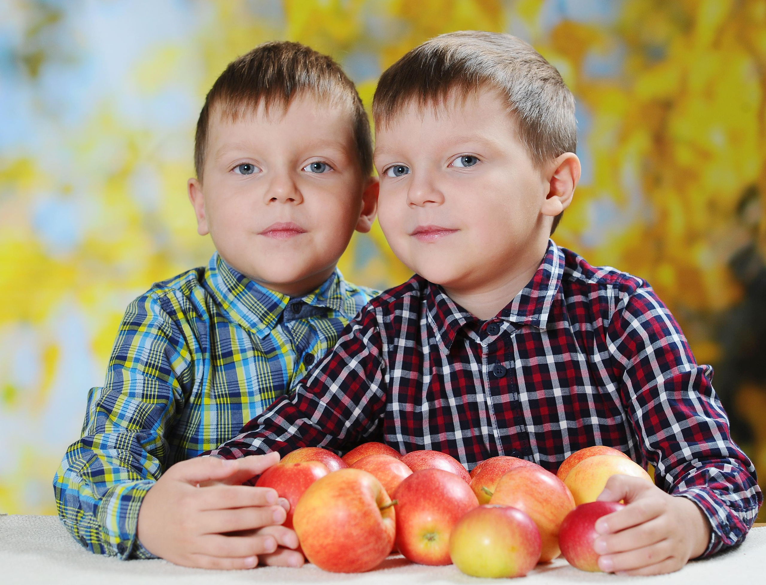 Яблочки. Детский портрет