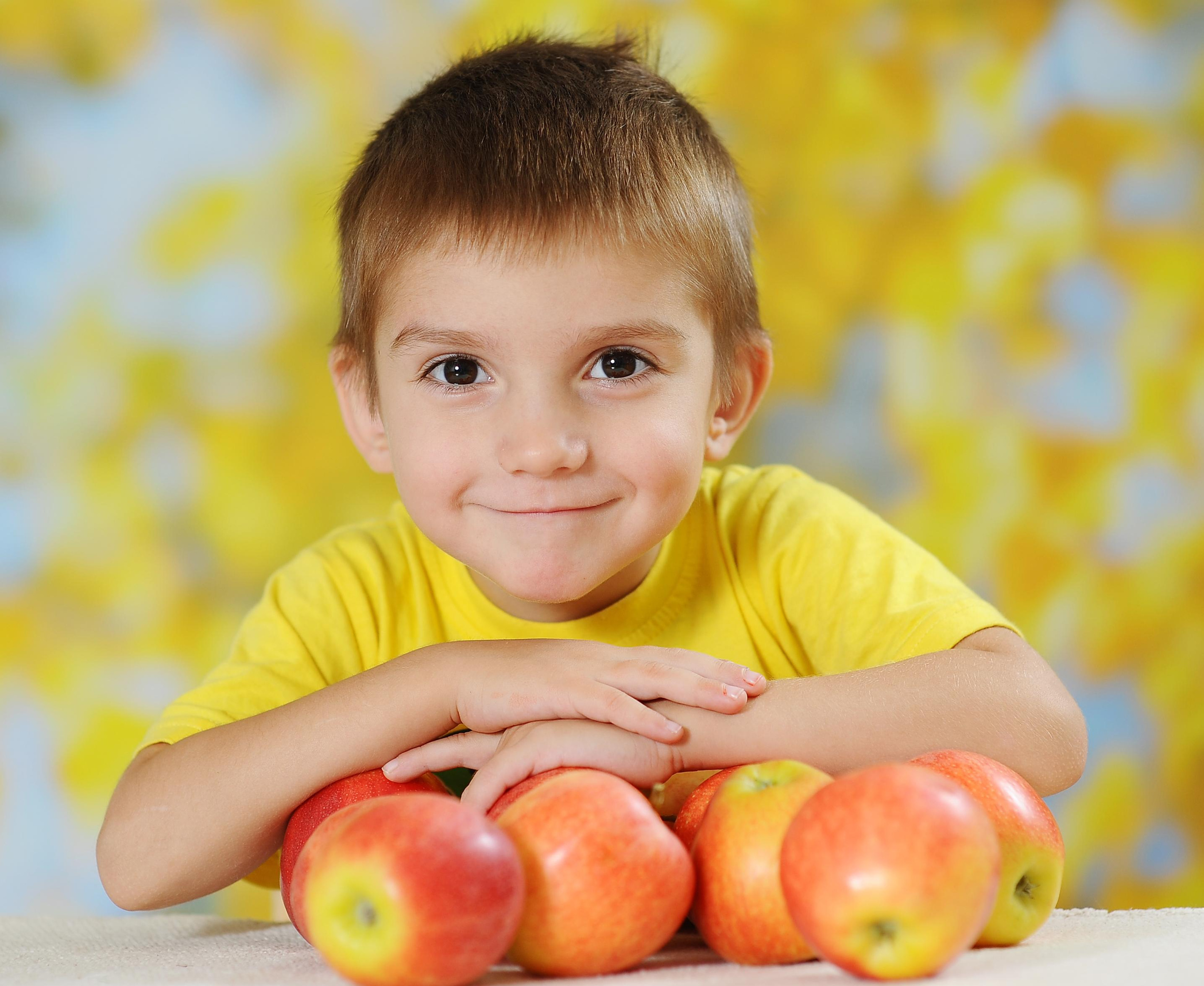 Яблочки. Детский портрет