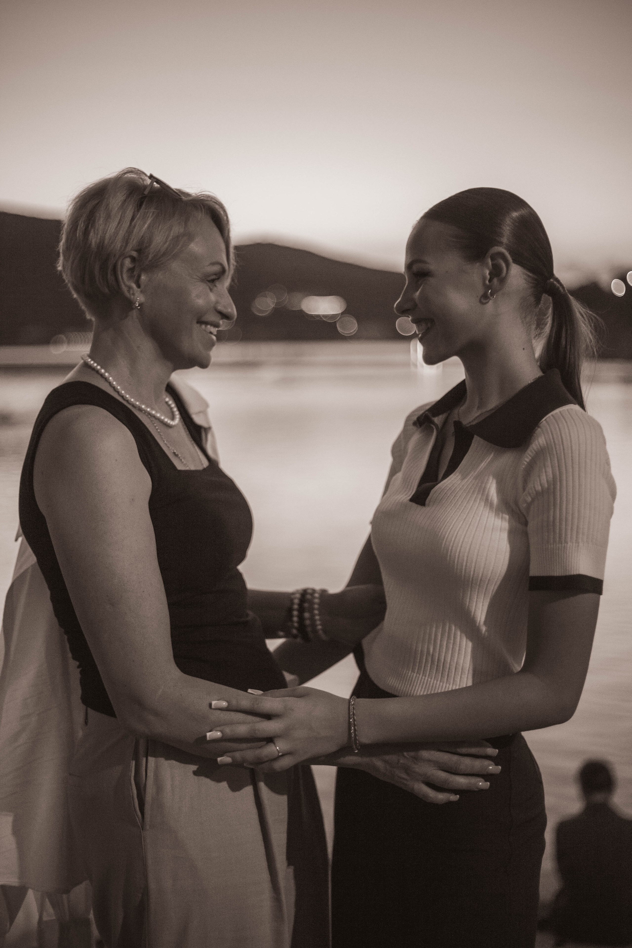 Абрау. Уличный фотограф Города N