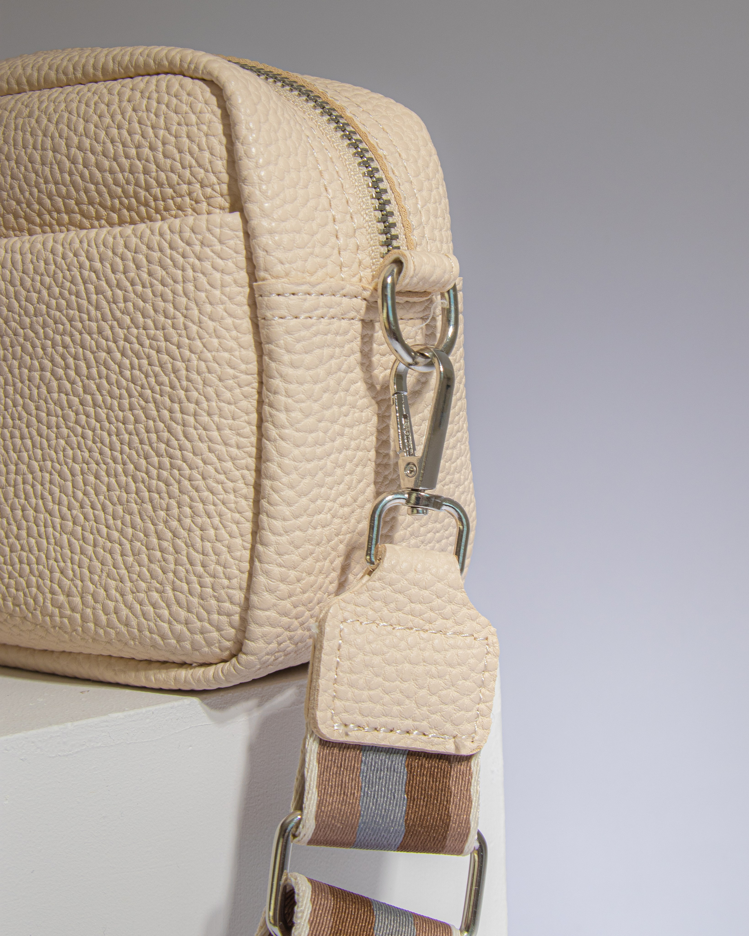 Каталог на белом фоне