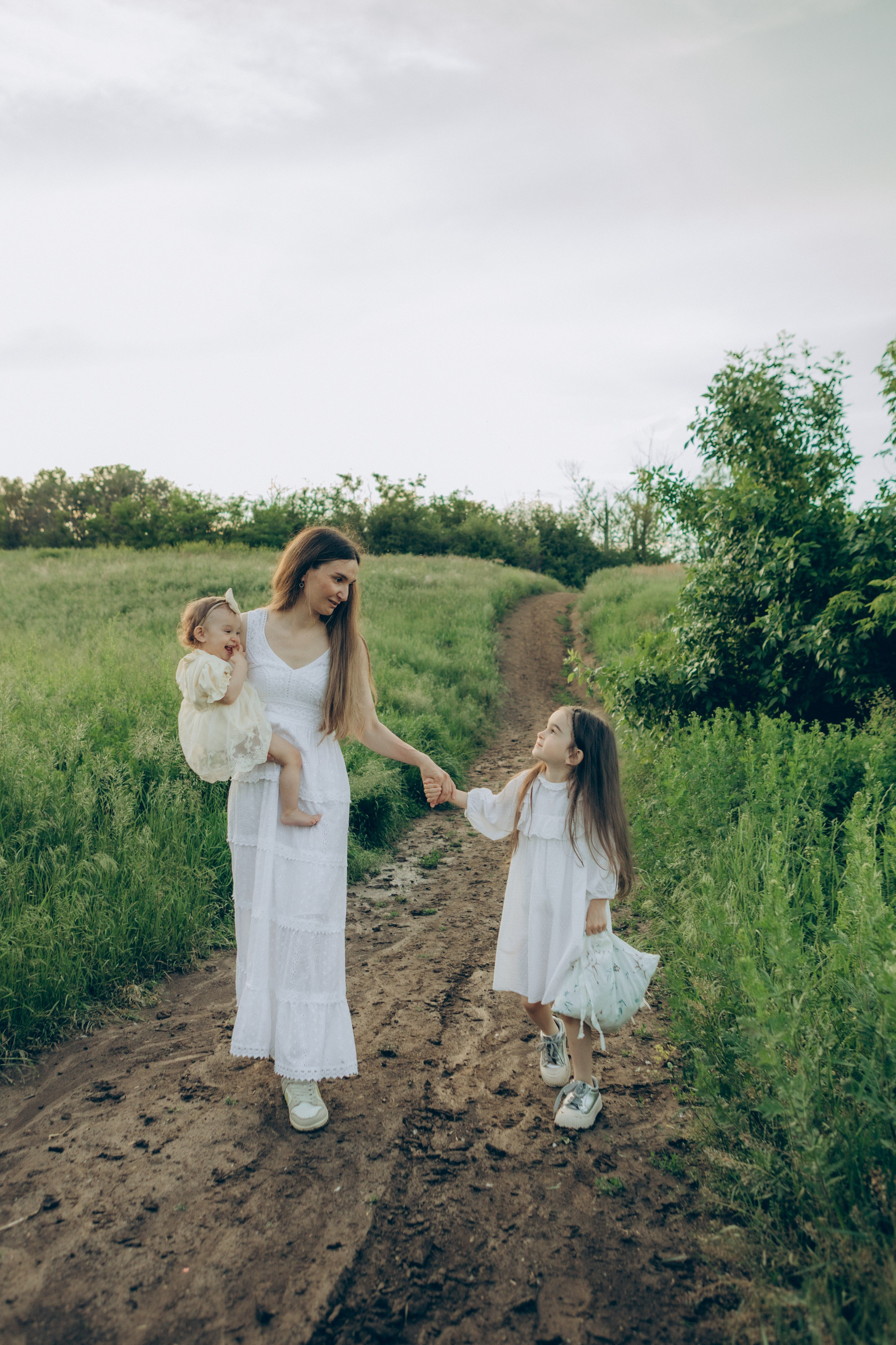 Юля, Яна и Иванна. Семейный фотограф и фотограф на роды в Ростове-на-Дону Мухина Виктория