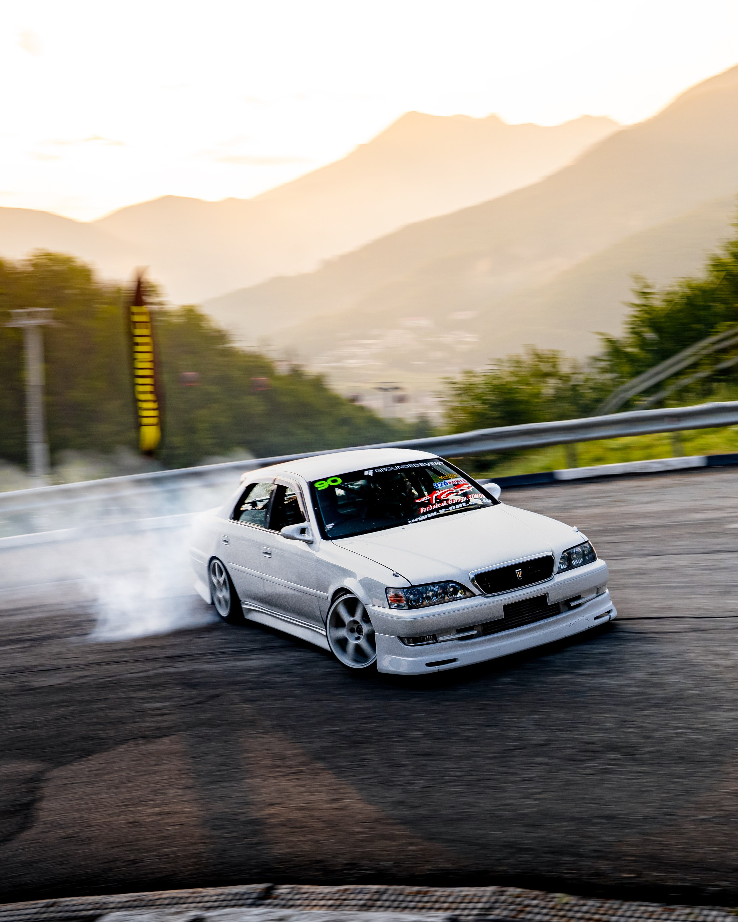 GROUNDED\25. АВТОСПОРТИВНЫЙ ФОТОГРАФ