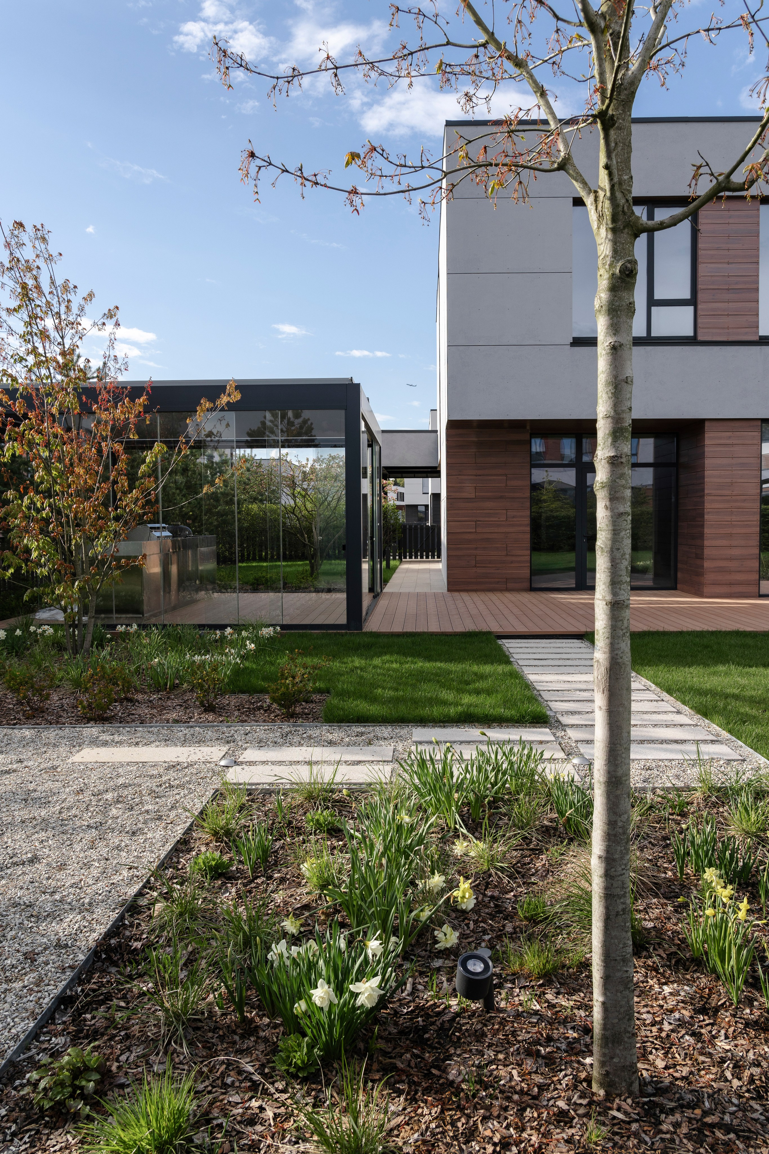 Blooming in the garden, Moscow region. Артамонов Александр | Архитектурный и ландшафтный фотограф