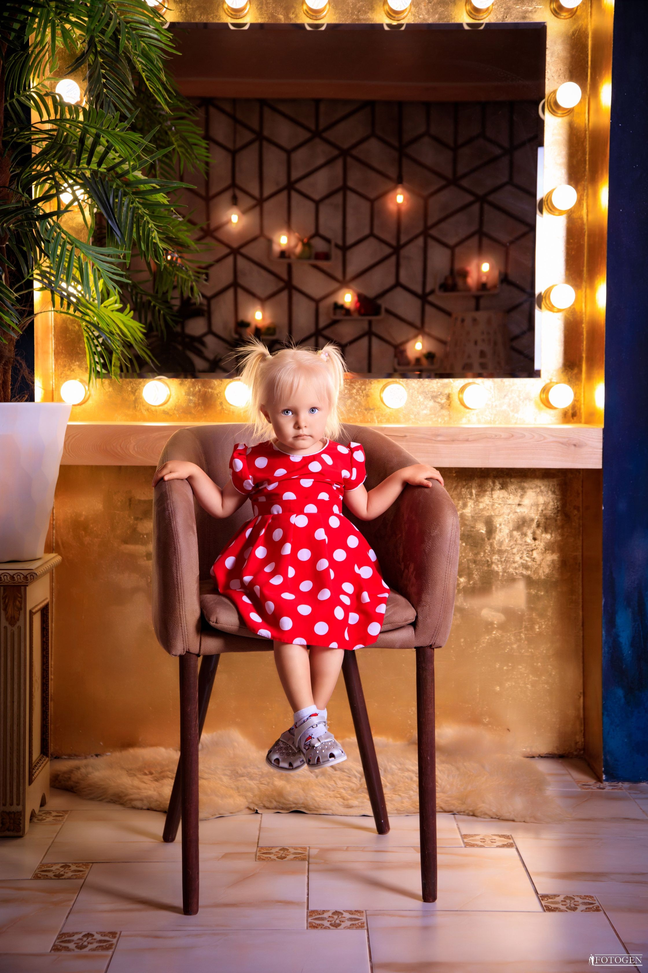 Фотосессия Девочек до 3 лет в Интерьере — Fotogen. Интерьерная фотостудия FOTOGEN г. Краснодар