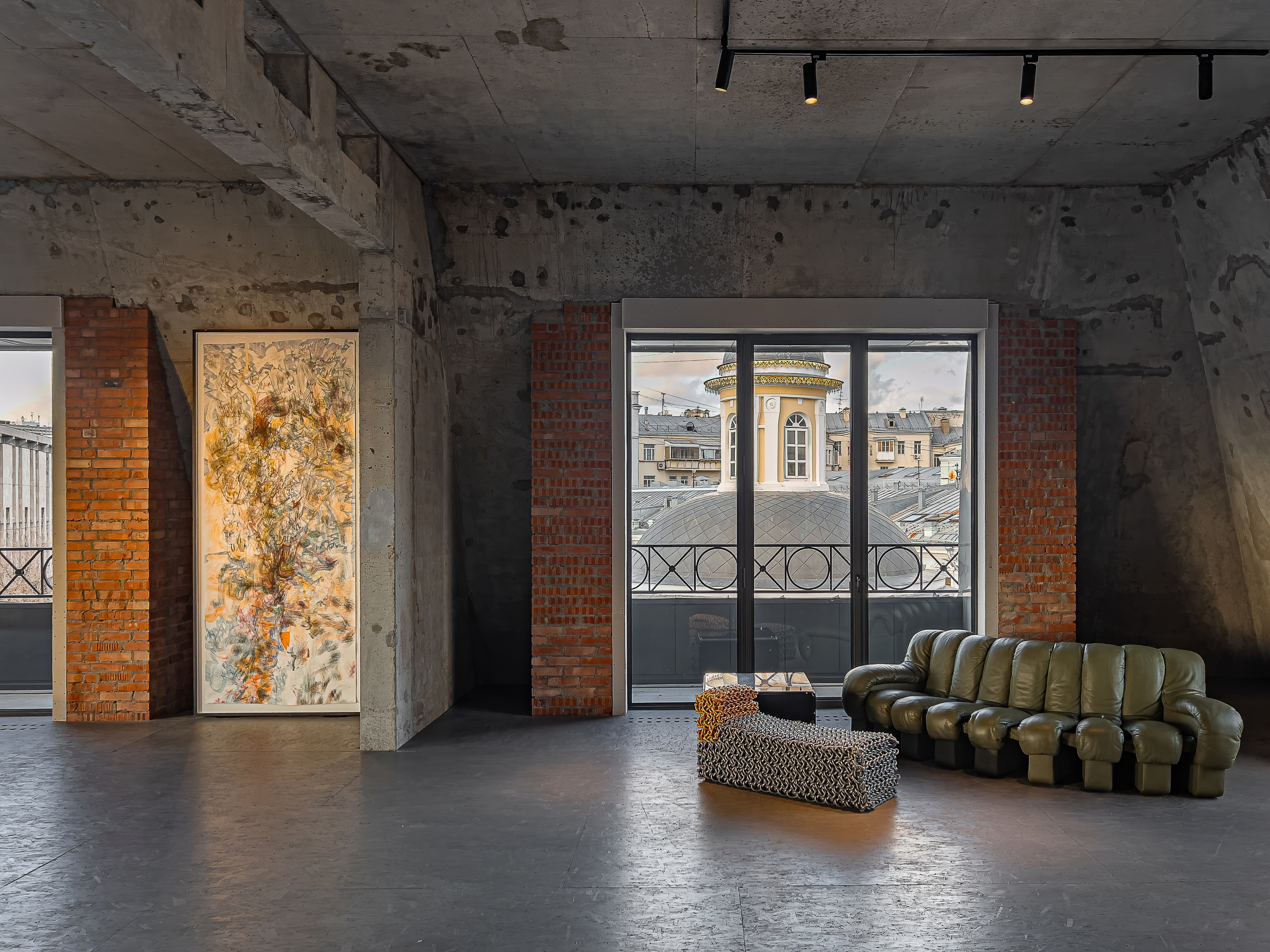 Галерея Vladey, дом с Атлантами. Иван Благушин. Интерьерный и архитектурный фотограф в Москве и Санкт-Петербурге