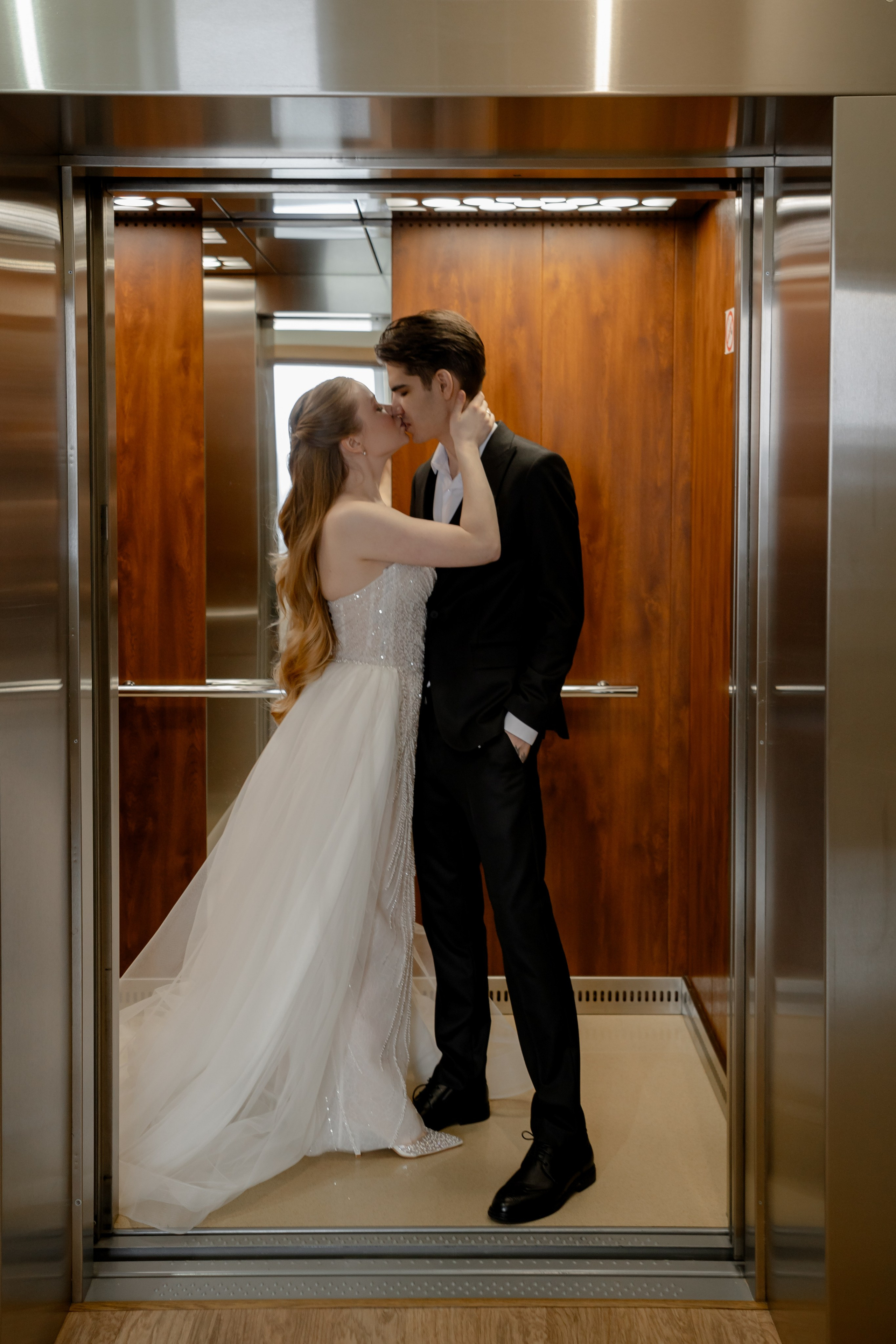 СВАДЕБНАЯ СЬЕМКА СБОРОВ В ОТЕЛЕ И ВЫЕЗД НА ЦЕРЕМОНИЮ (СНЯТО В СИБИРЕ В НИЖНЕВАРТОВСКЕ). Профессиональный фотограф, Санкт-Петербург — Виктория Богомолова