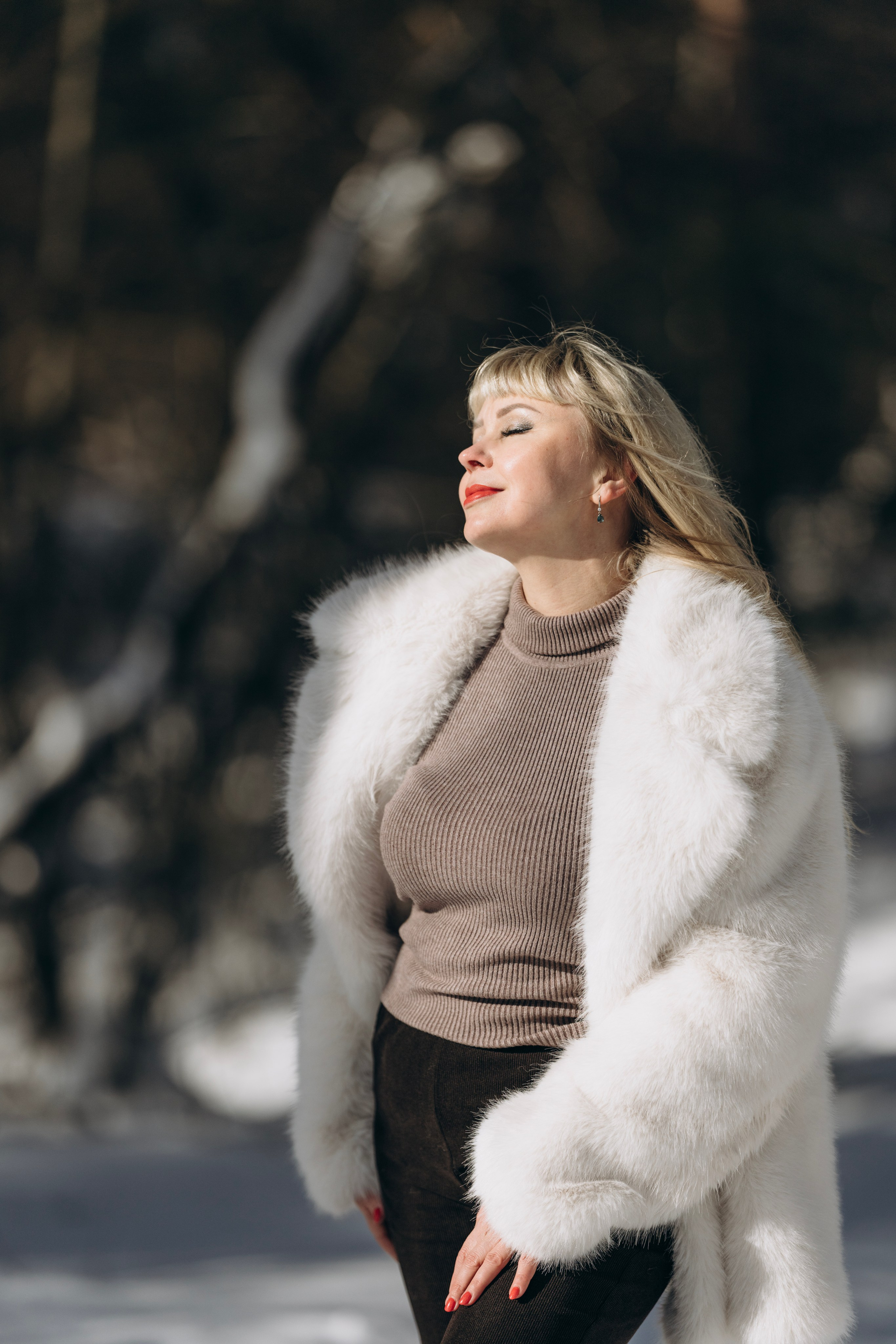 Фотосессия в заснеженном лесу. Элла. Свадебный фотограф в Казани, и Зеленодольске Радик Мухаметов