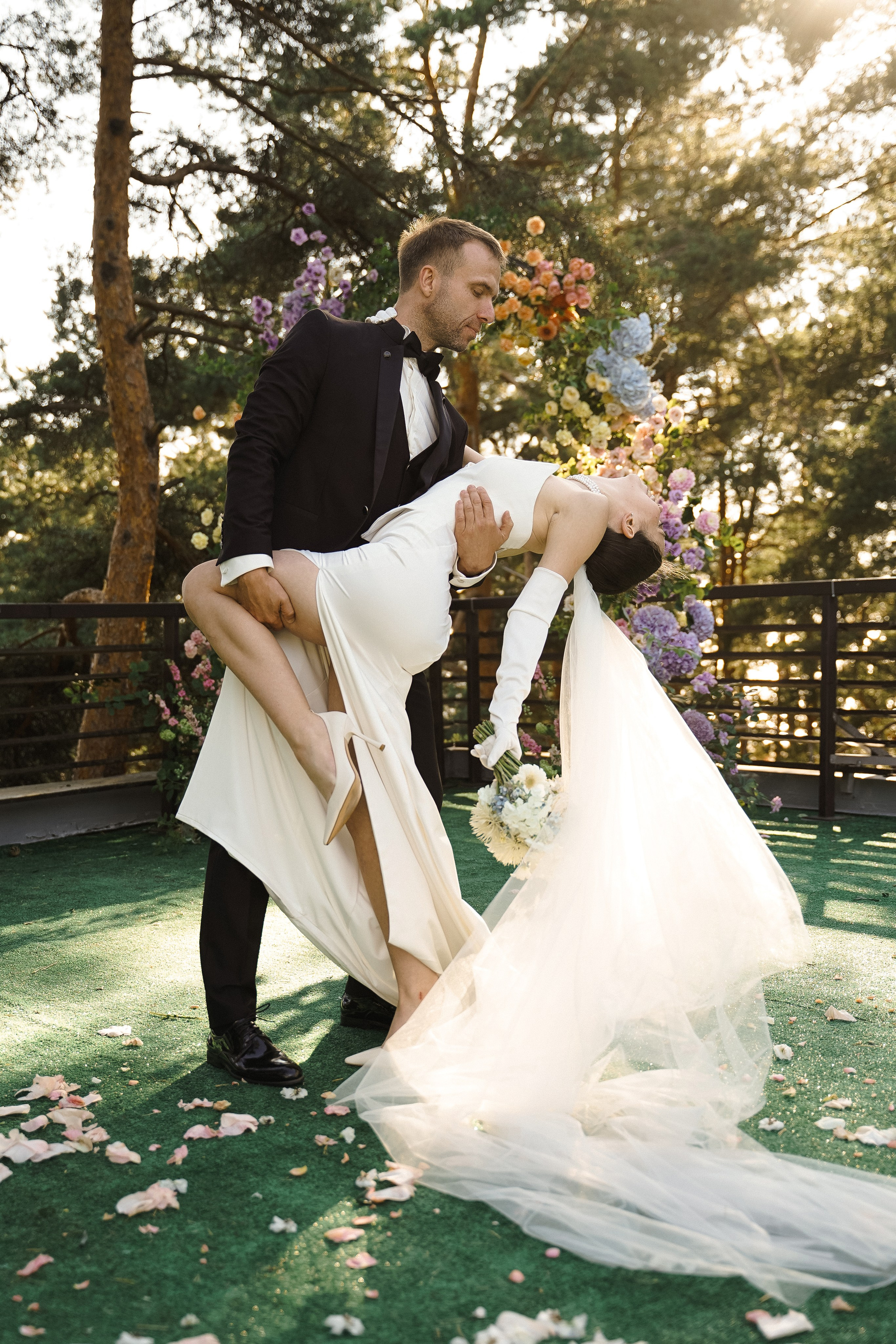 Свадьба на заливе в атлантисе. Свадебный фотограф организатор в Санкт-Петербурге Ассоль Опарина