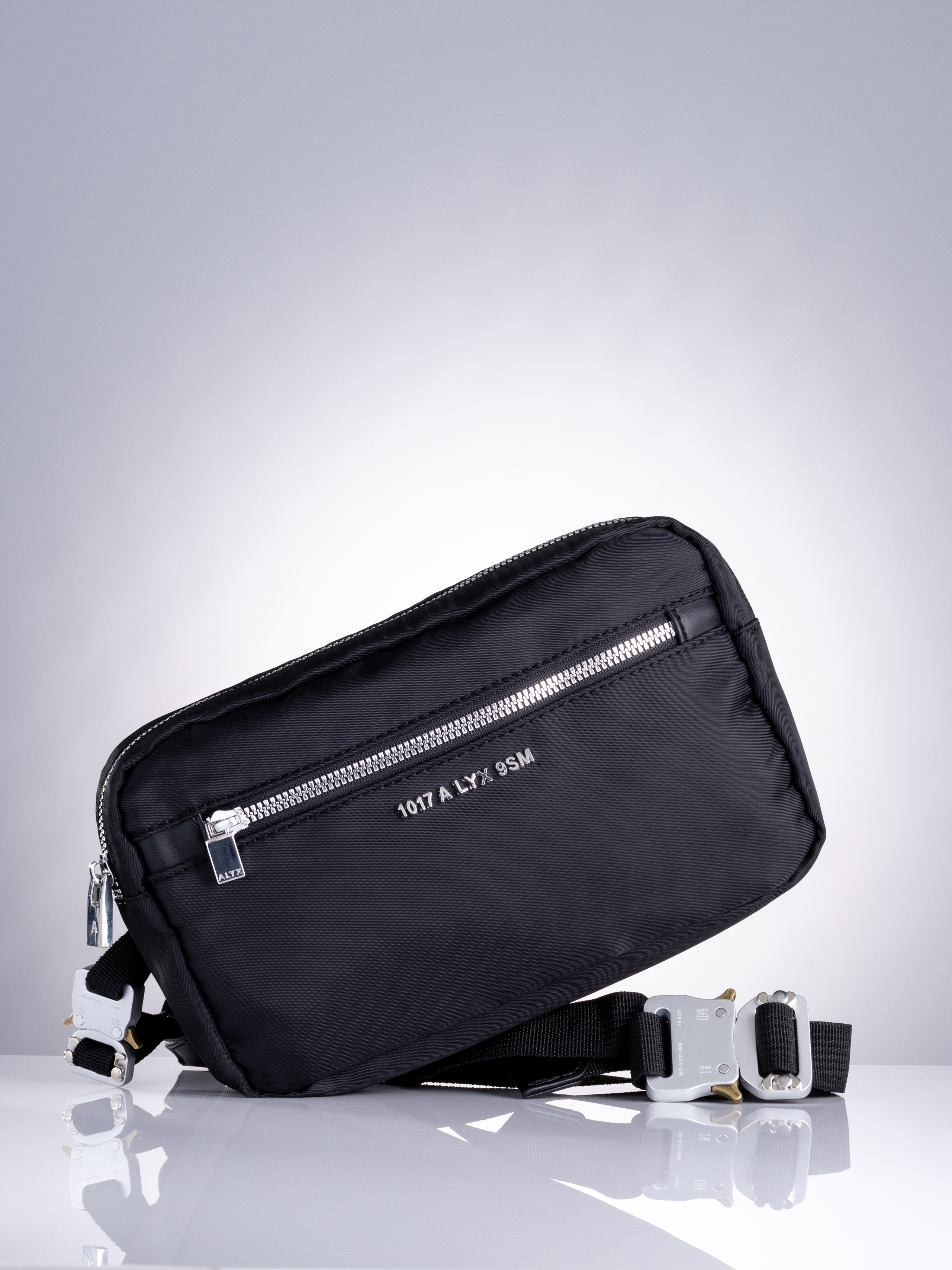 Съёмка сумок для карточек товаров на Вайлдберриз. Предметный фотограф в Нижнем Новгороде Денис Павлов