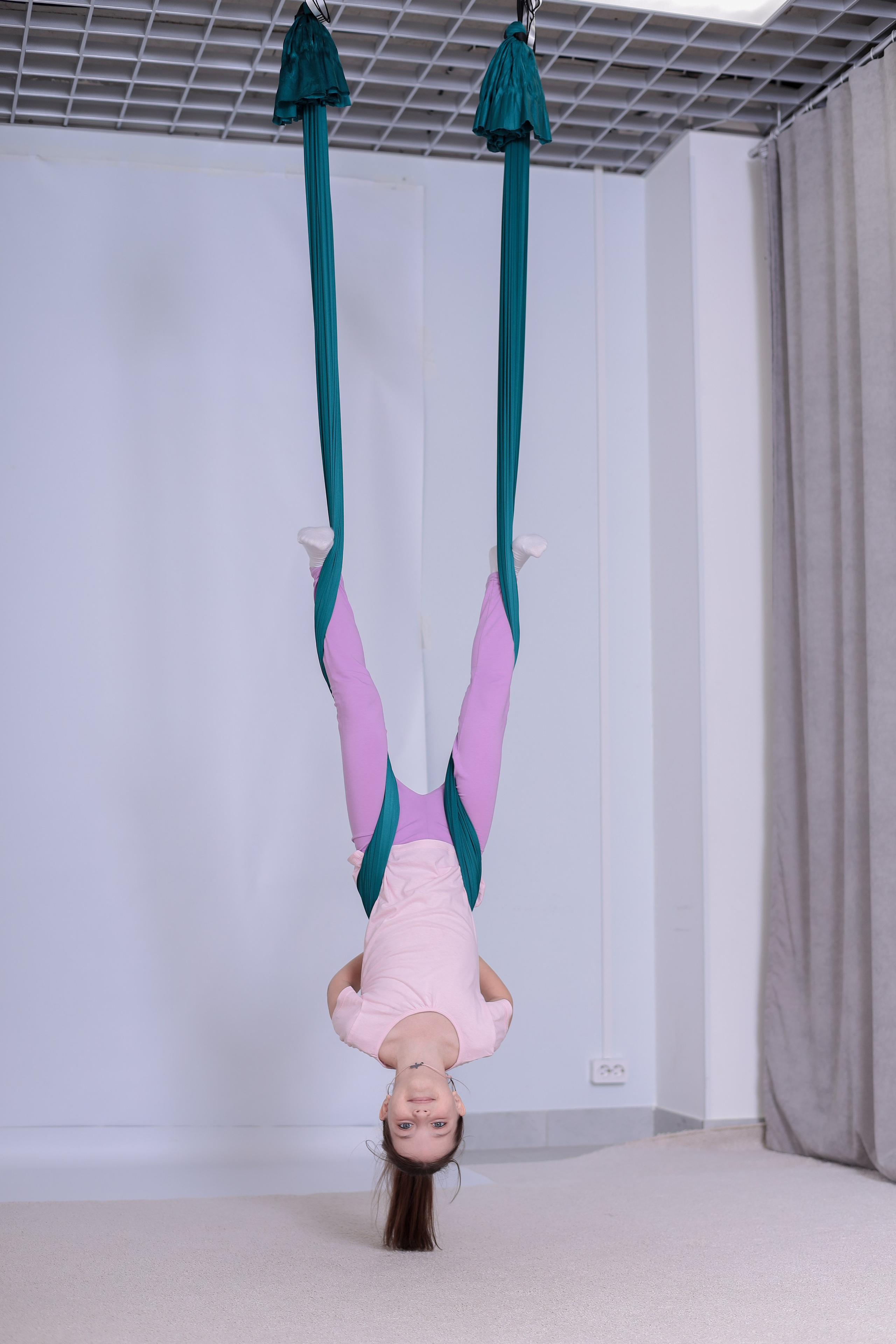 Детская аэройога. Фотограф Надршина Лилия