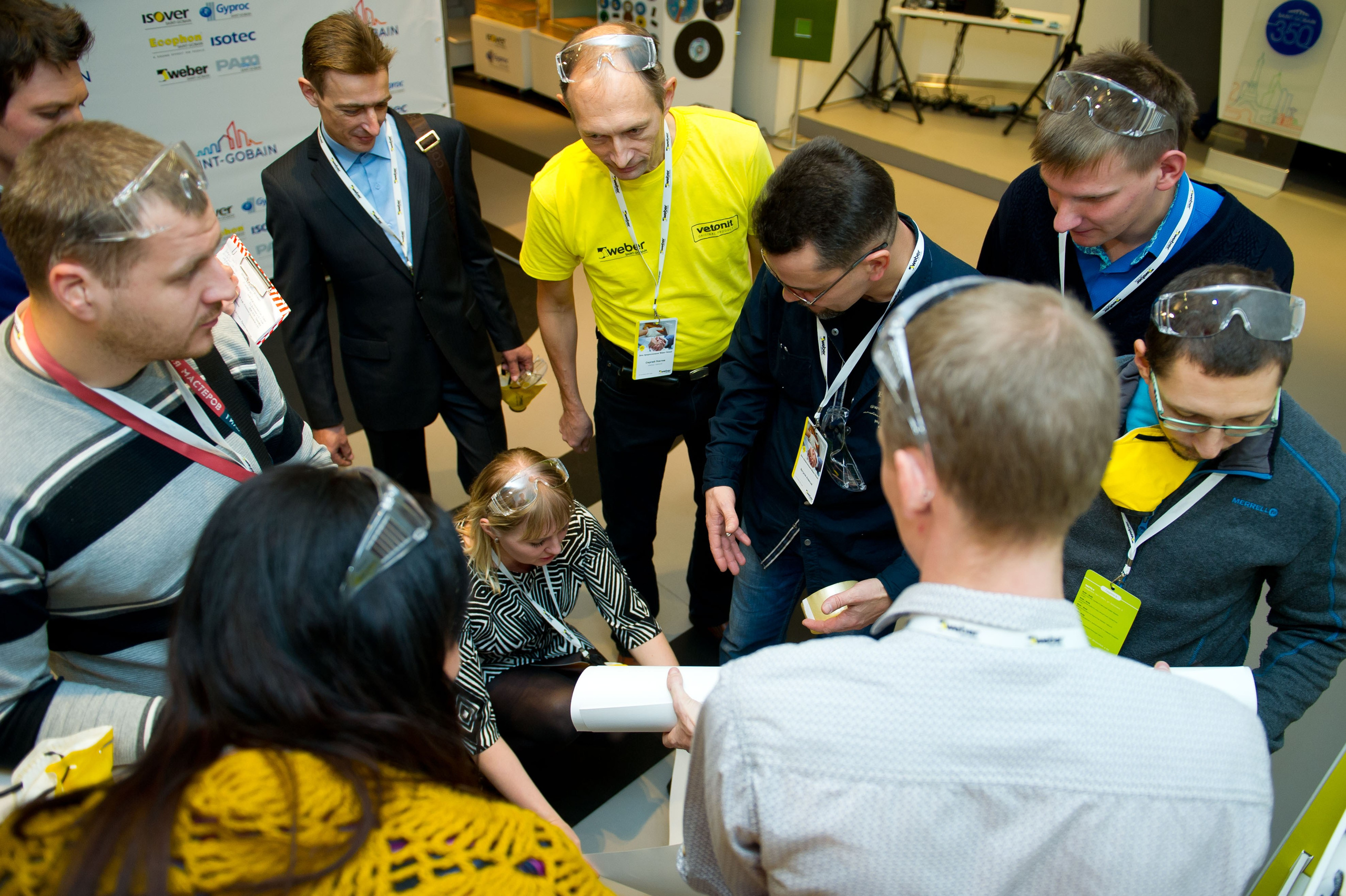 Saint-Gobain демонстрационный центр. Встреча блогеров и представителей фирмы. Репортажный фотограф и видеограф Слава Думчев. Тимбилдинги, отчетники, корпоративы