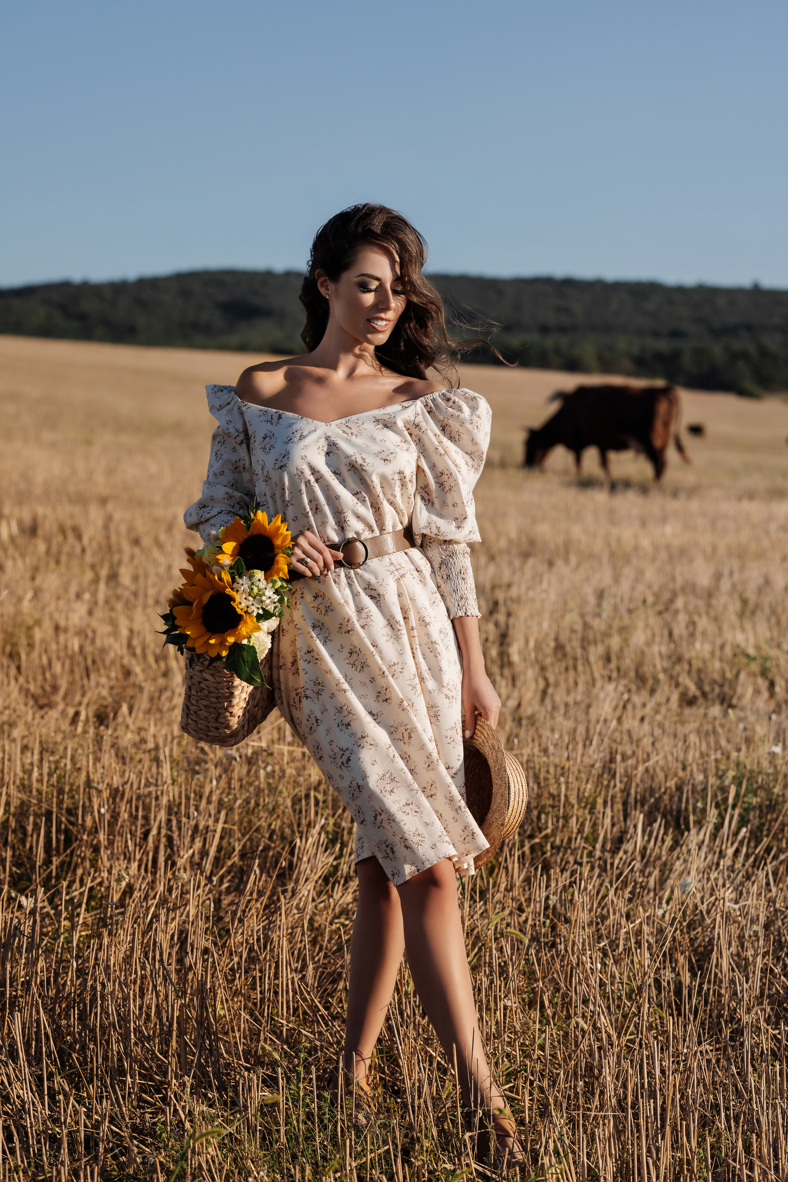 Женская съемка с подсолнухами. Фотограф в Крыму Кот Мария