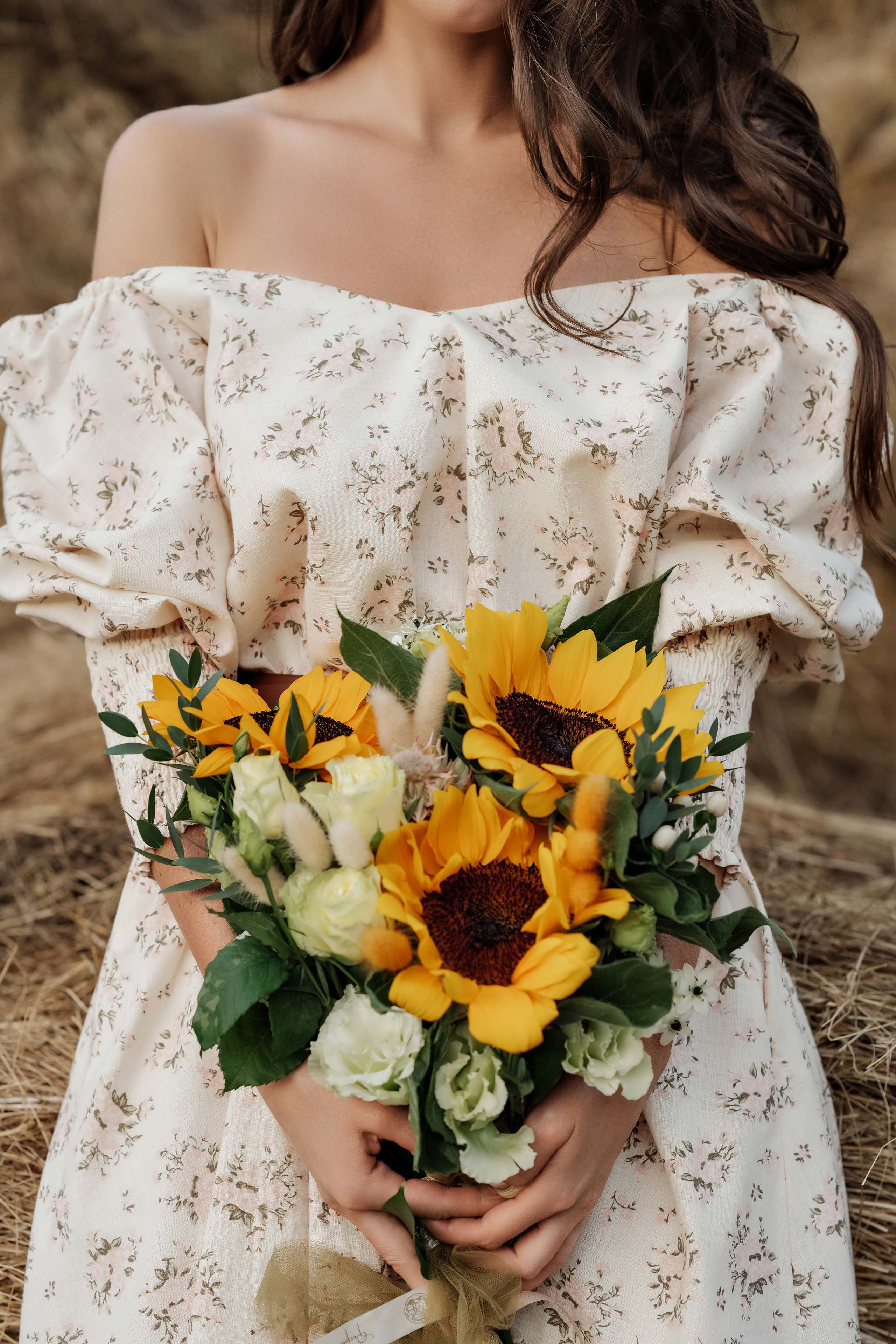 Женская съемка с подсолнухами. Фотограф в Крыму Кот Мария