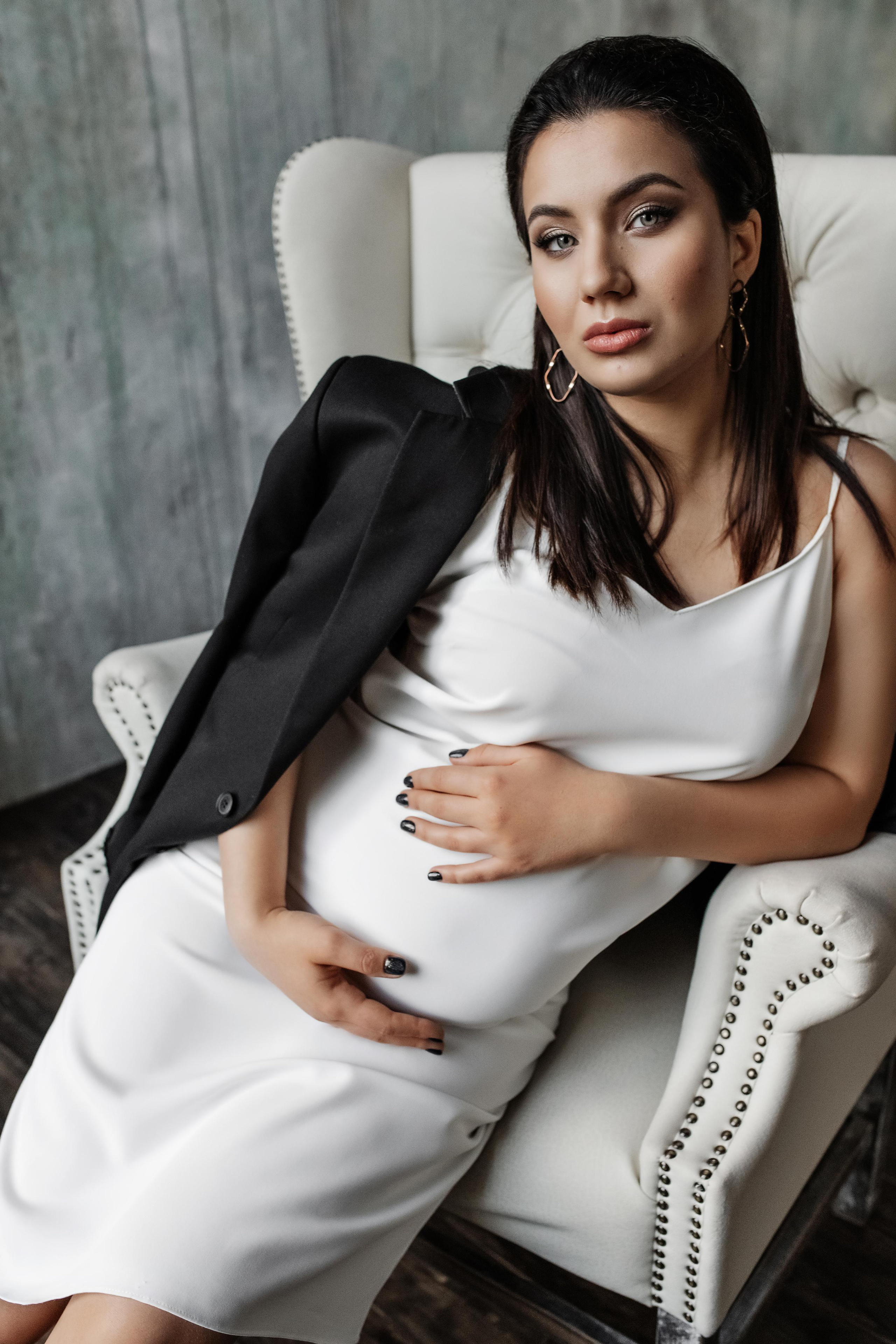 Стильная фотосессия беременности. Фотограф в Крыму Кот Мария