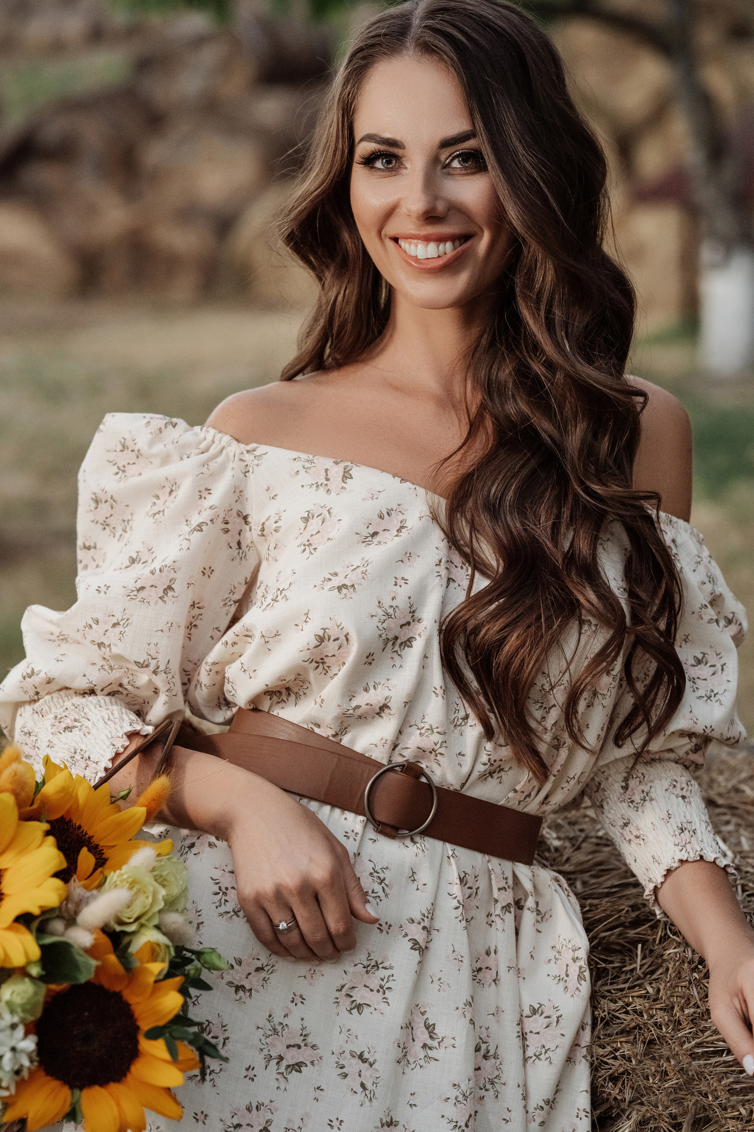 Женская съемка с подсолнухами. Фотограф в Крыму Кот Мария