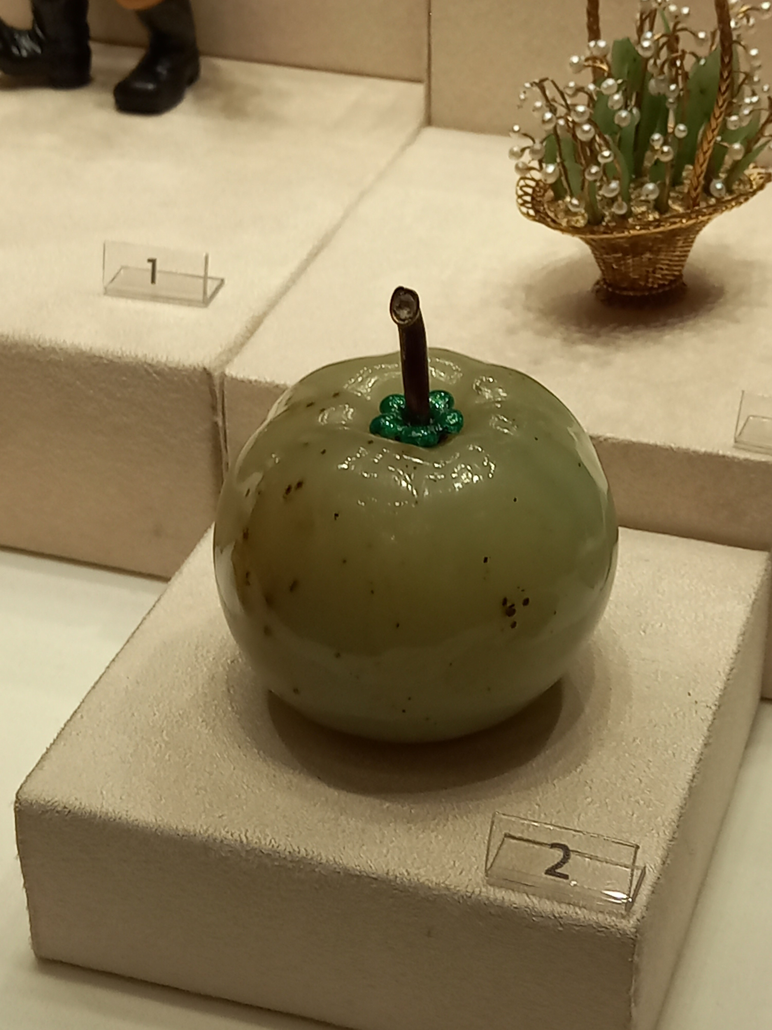 Яблоко из нефрита Nephrite apple