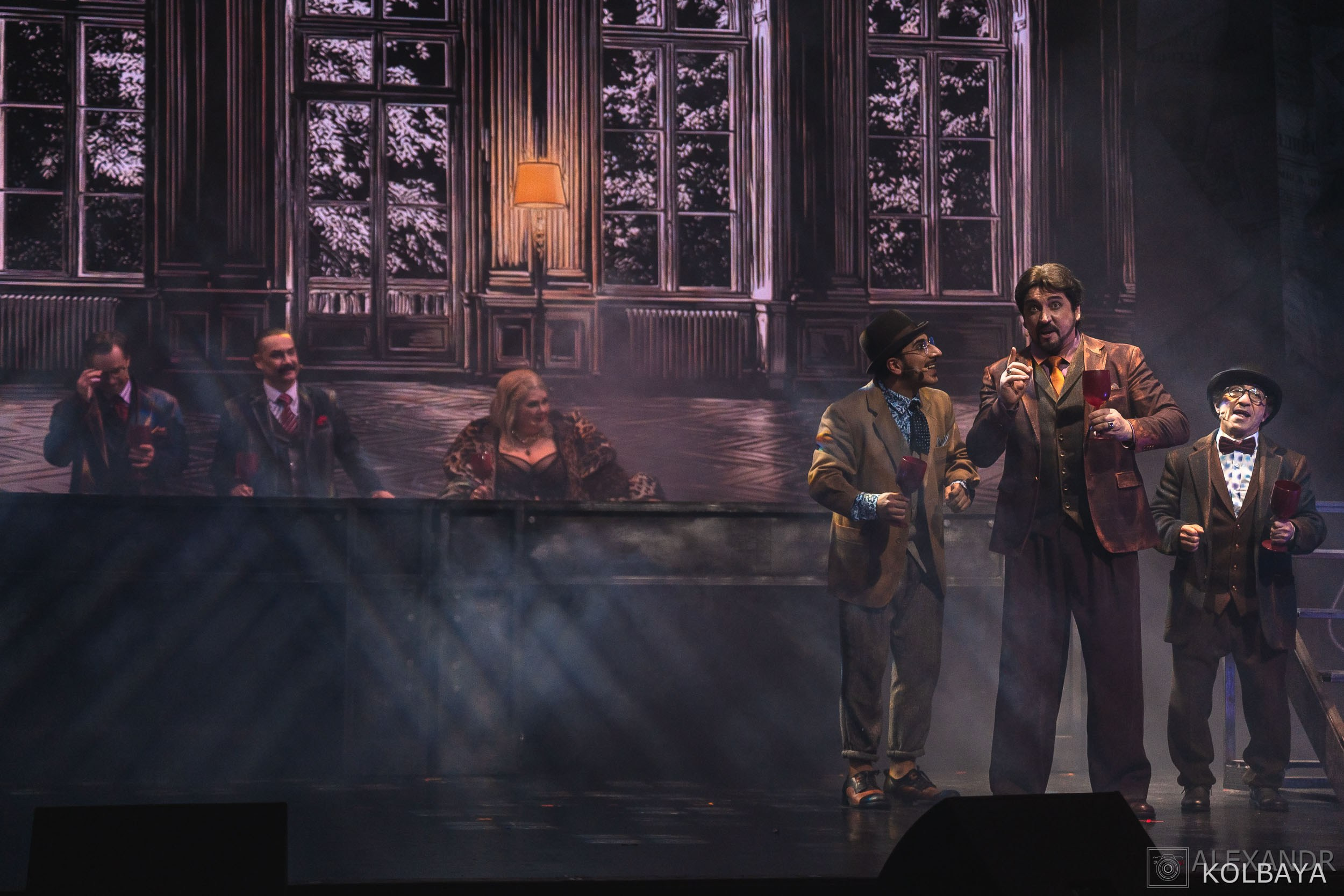 Фотографии со спектакля «Однажды в городе N». Концертный и театральный репортажный фотограф в Москве Александр Колбая