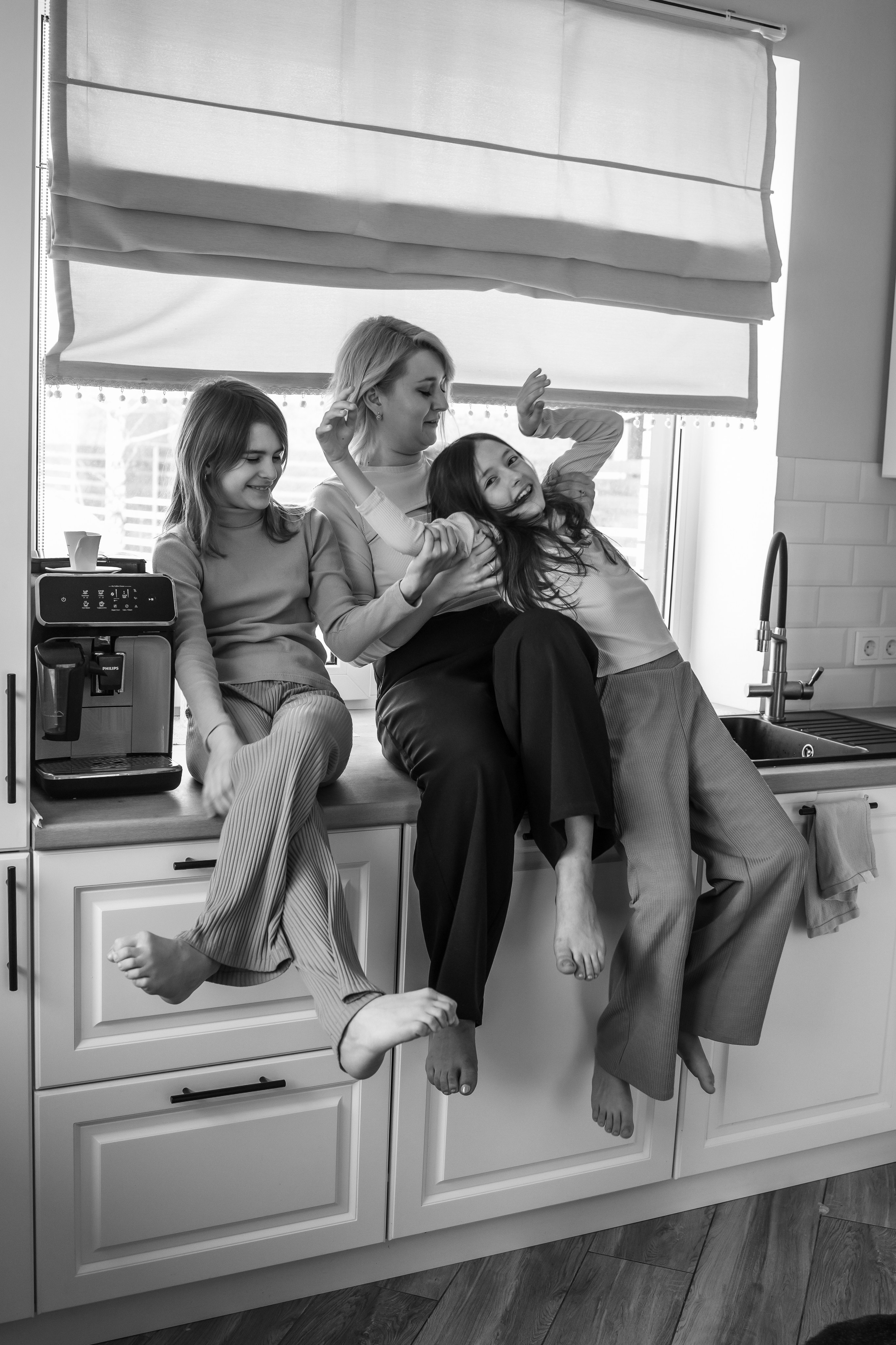 Дома с девчонками. Фотограф Новосибирск