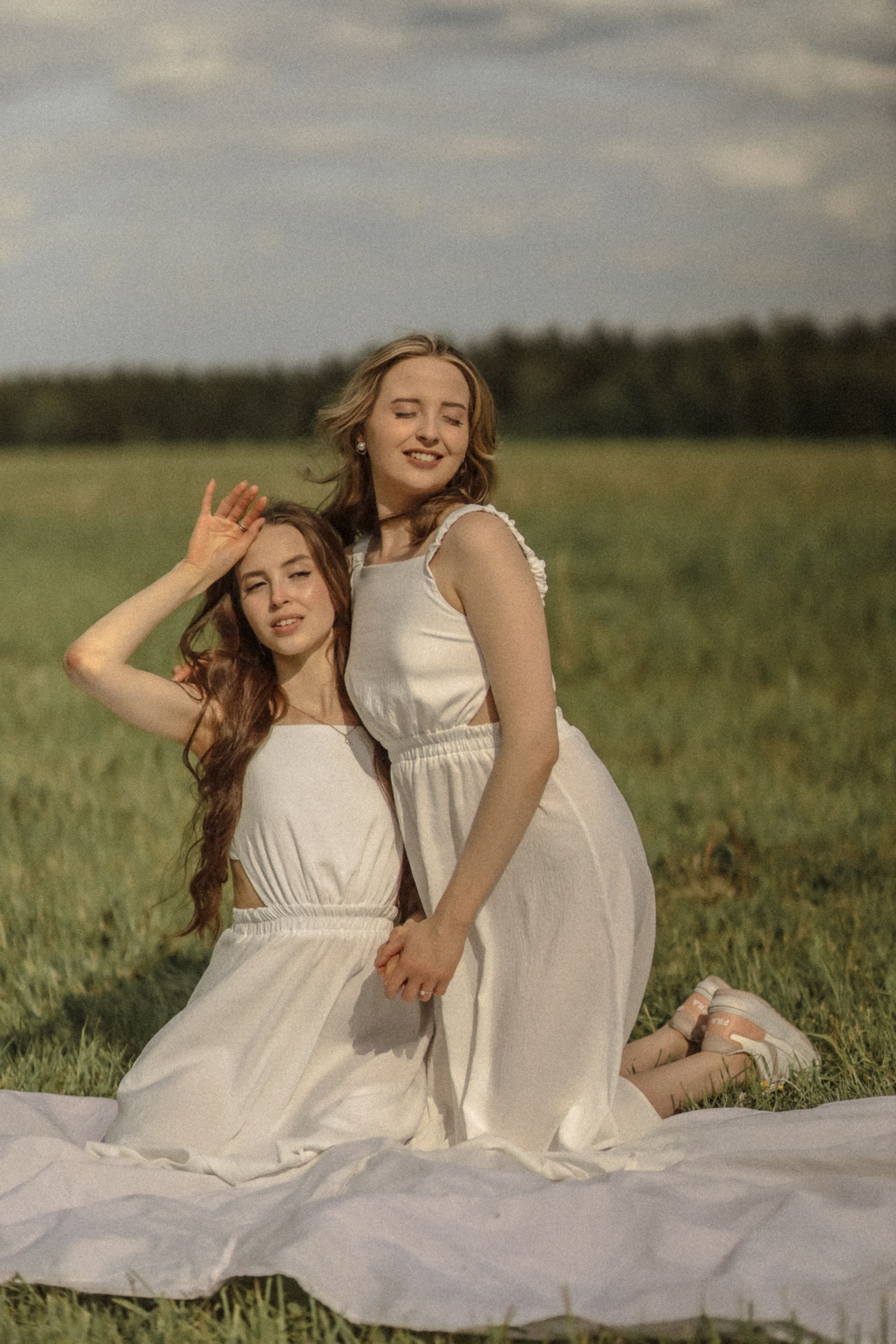 Sisters. Kharchenkotatianaweddingphoto