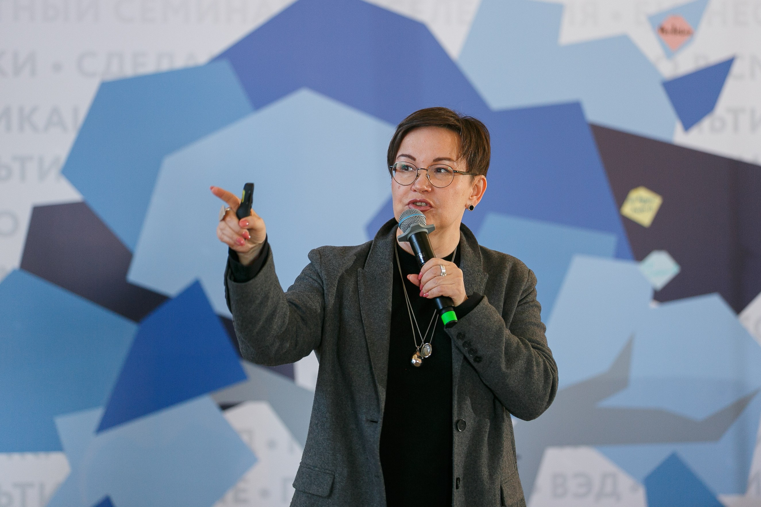 Репортажная фотосъемка конференции в Смоленске. Фотограф в Смоленске Михаил Буш