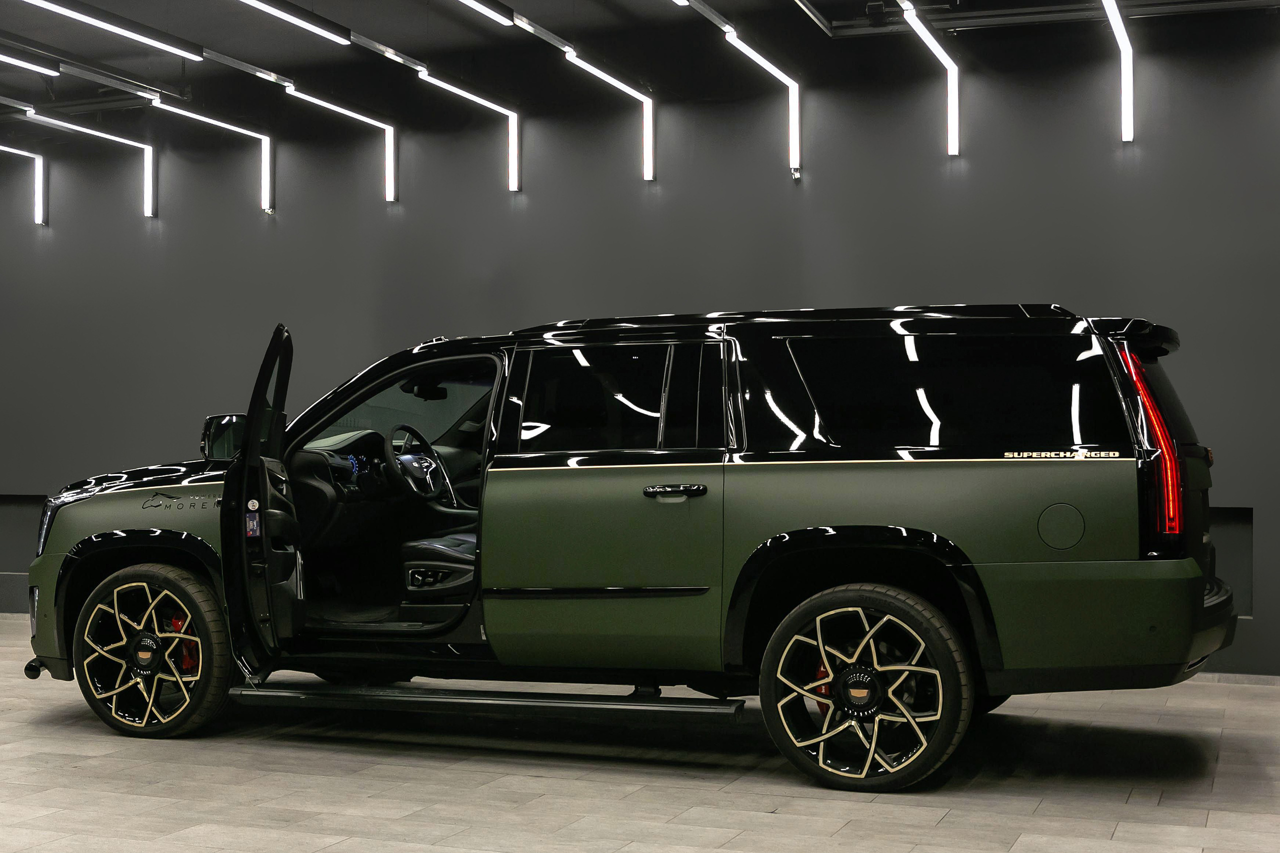 Фотосъемка Cadillac Escalade ESV «HULK» в Москве. Фотограф | Михаил Буш Смоленск