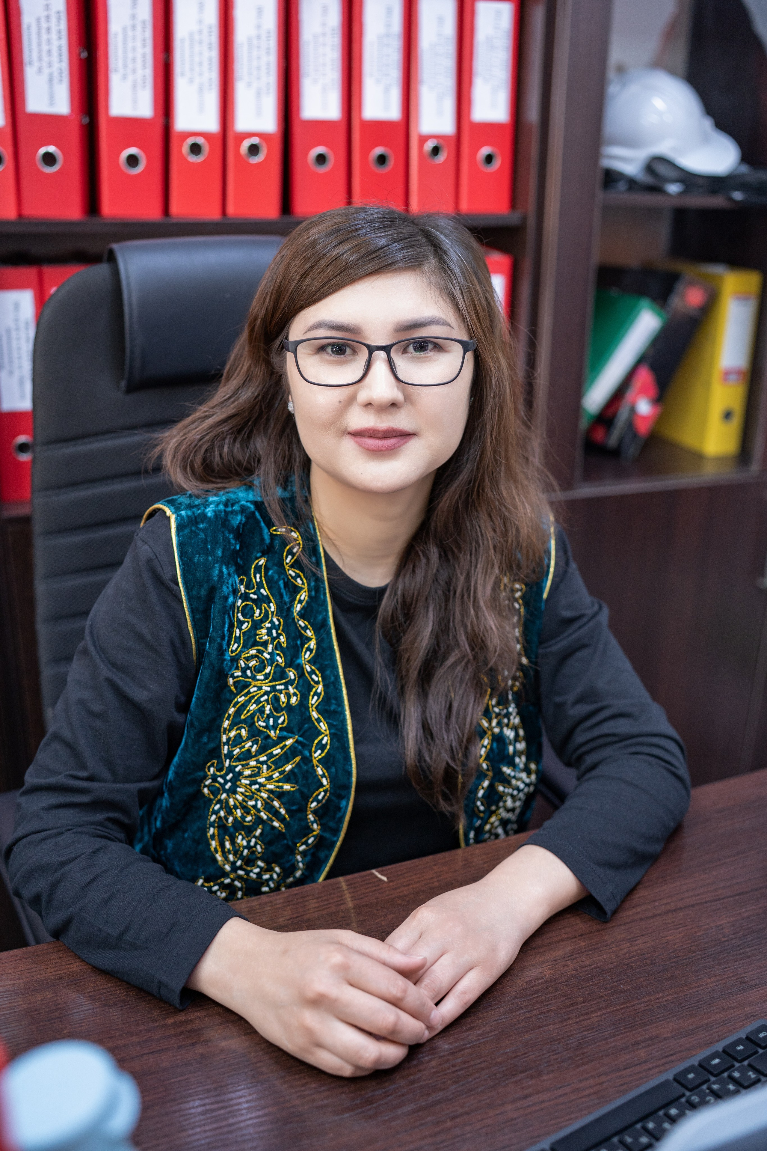 Бизнес портрет для женщин АКМ-Метиз. Семейный фотограф, женский фототерапевт