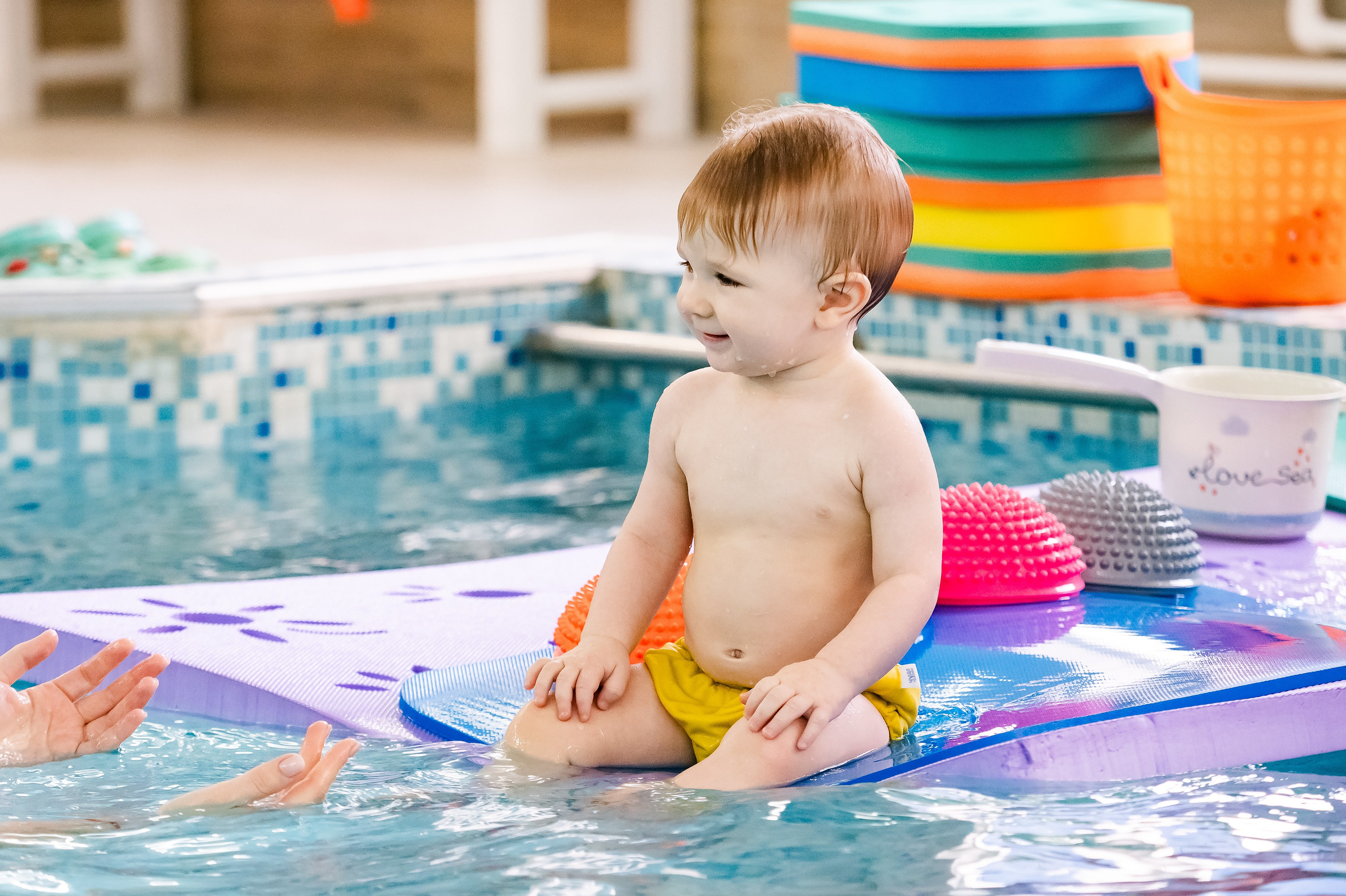 Грудничковое плавание. Репортажный, семейный и детский фотограф в Пензе и Заречном Арина Ермилова. Картины барельеф на заказ