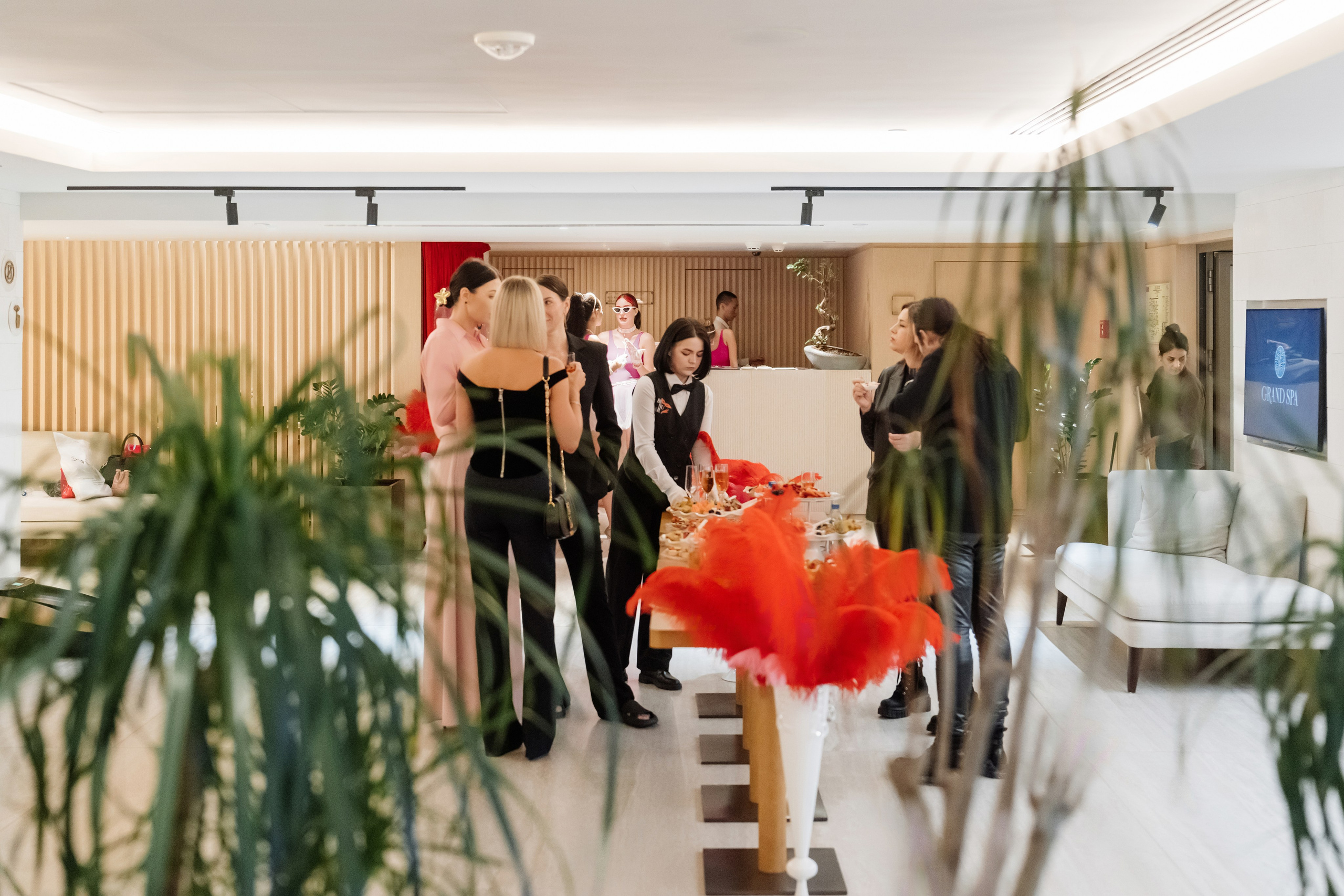 12 февраля (BENUAR Pool Party). BENUAR Restaurant