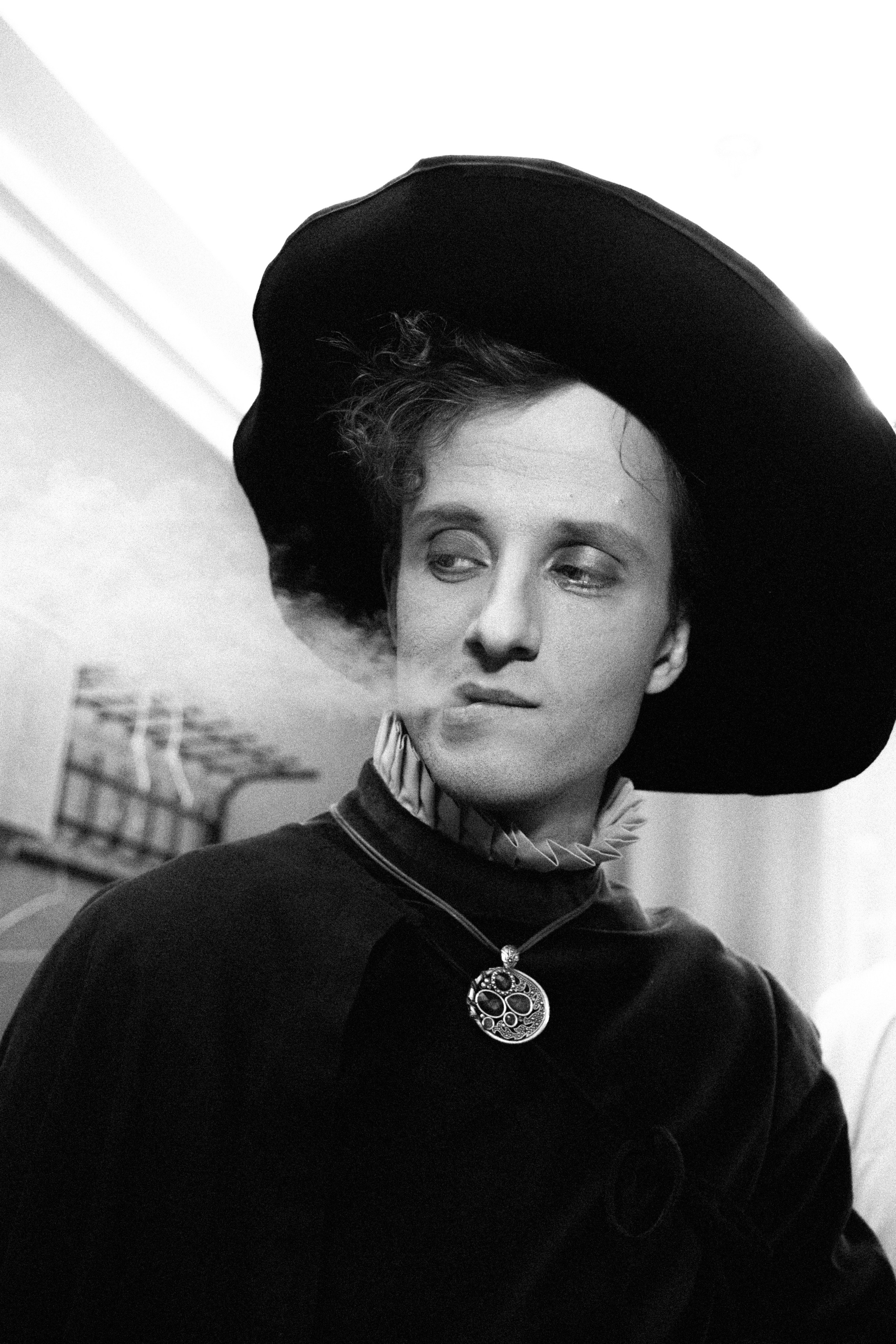 Theatre backstages. Portrait and backstage photographer Nina Crane