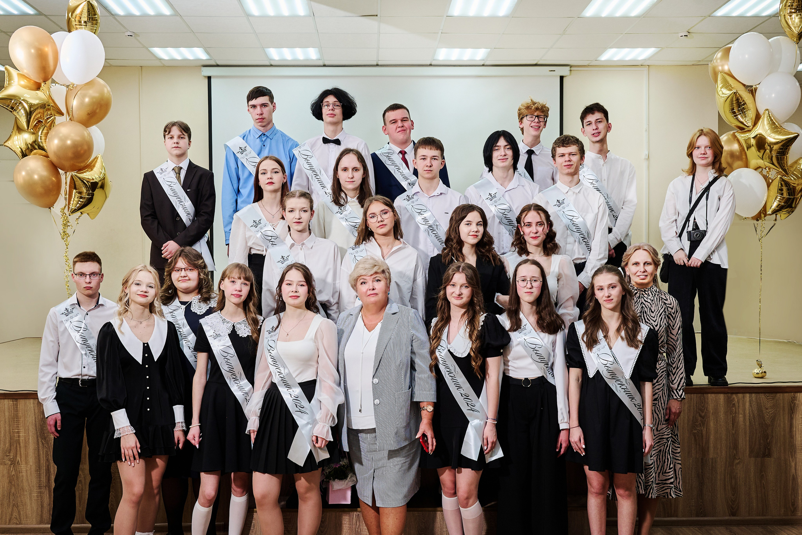 Выпускные и праздники. Выпускные альбомы. Предметная и контент съёмка. Фотостудия Klass