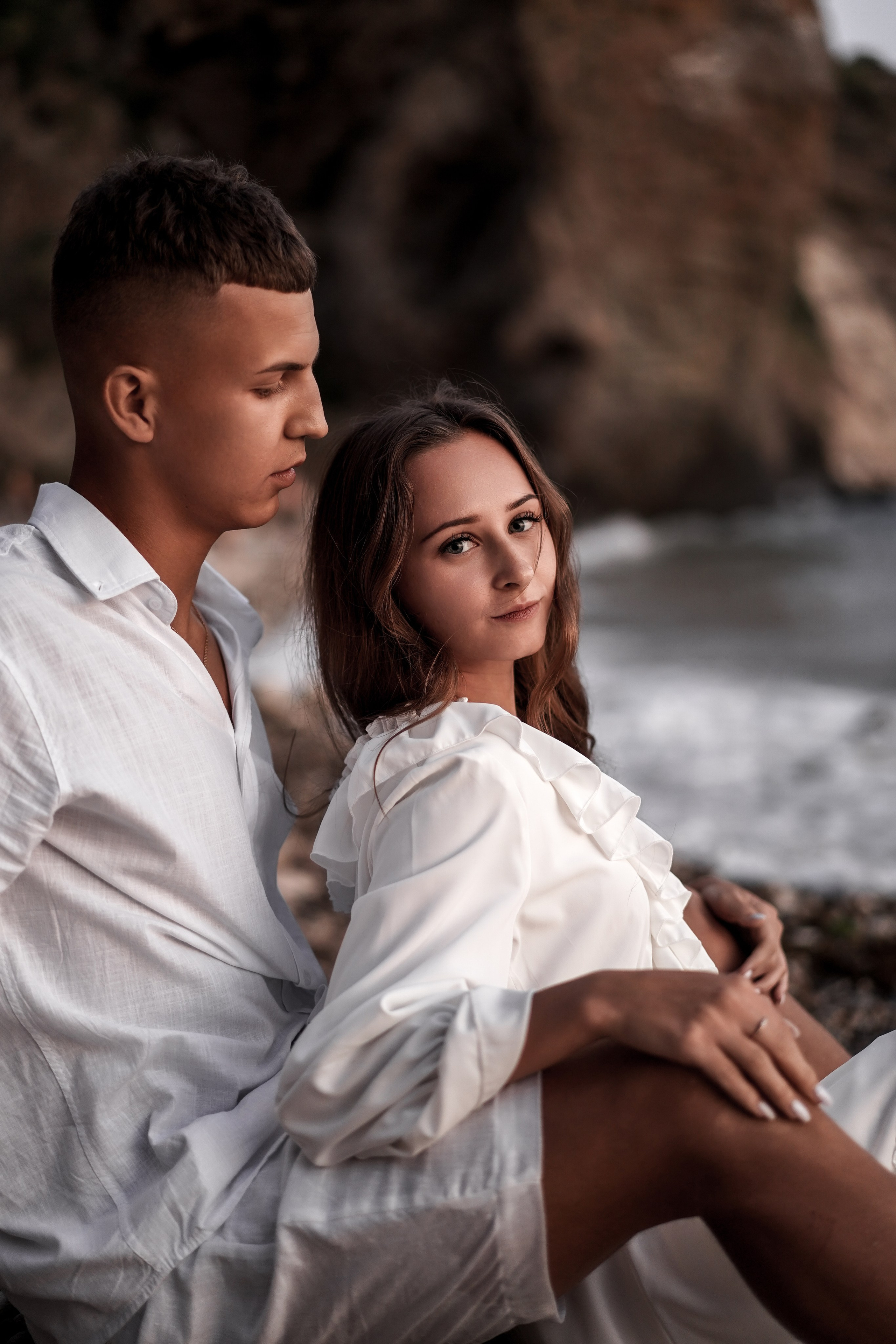 Матвей и Софья на фотосессии дикого пляжа Грот Дианы в Крыму. Свадебный фотограф в Ростове-на-Дону. Таинство Крещения и Венчания, семейные фотосессии. Алёна Чёботова