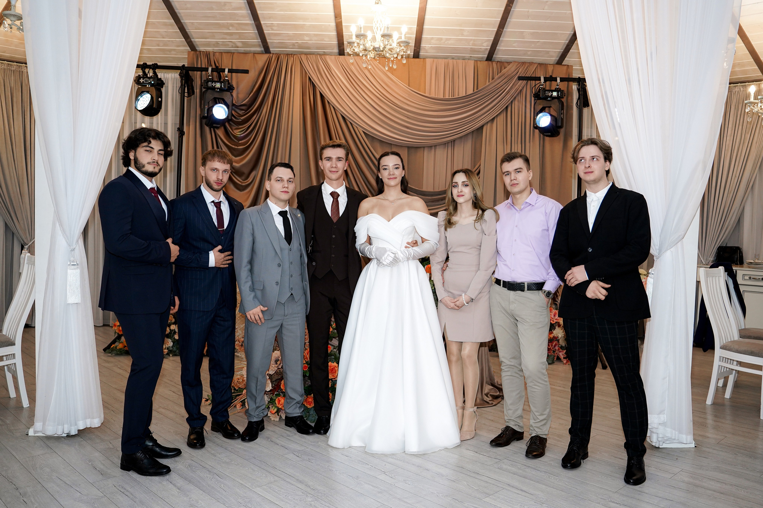 Свадебный банкет в беседке. Свадебный фотограф в Ростове-на-Дону. Таинство Крещения и Венчания, семейные фотосессии. Алёна Чёботова