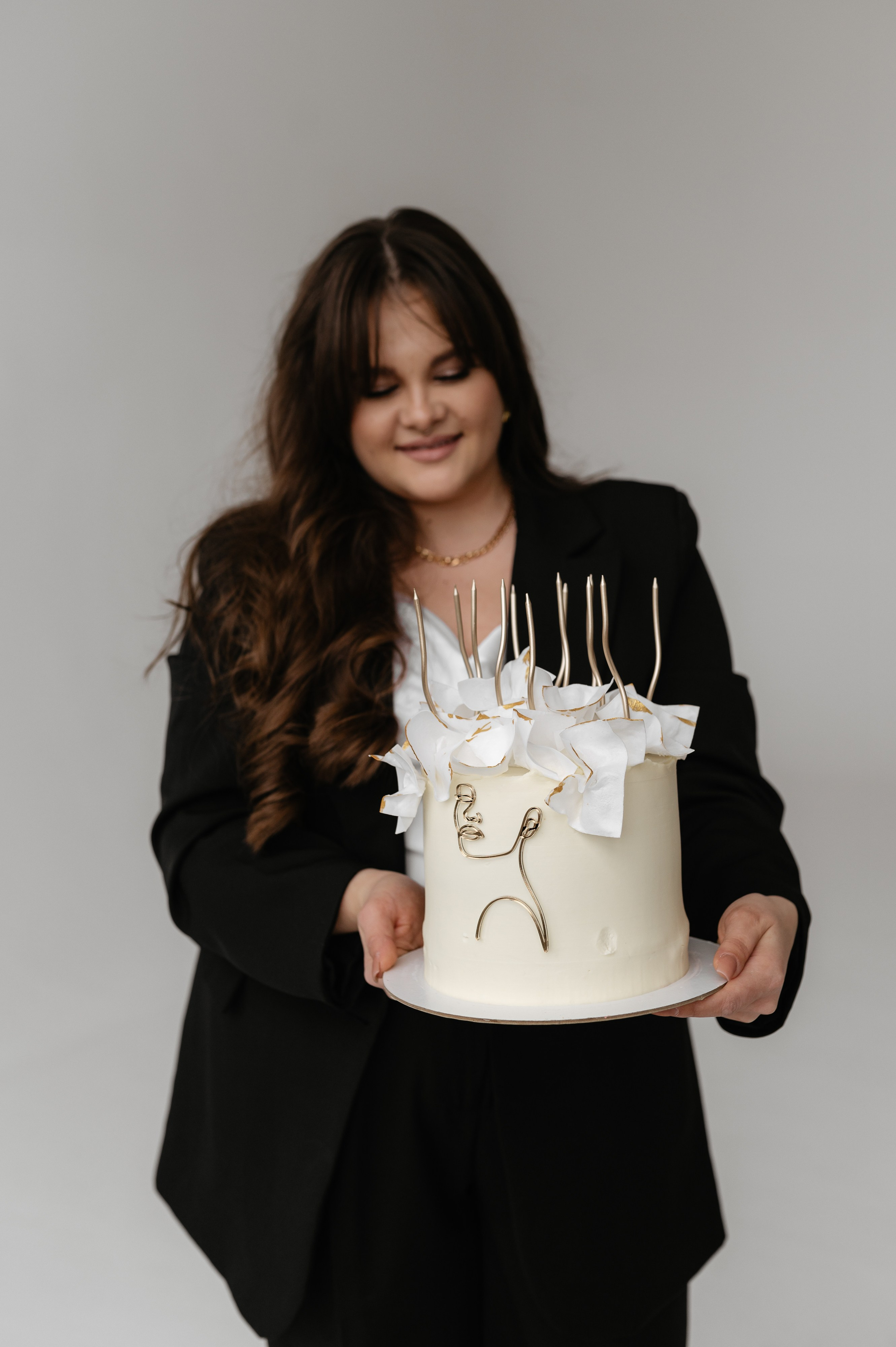 День рождения, в студии. Главная