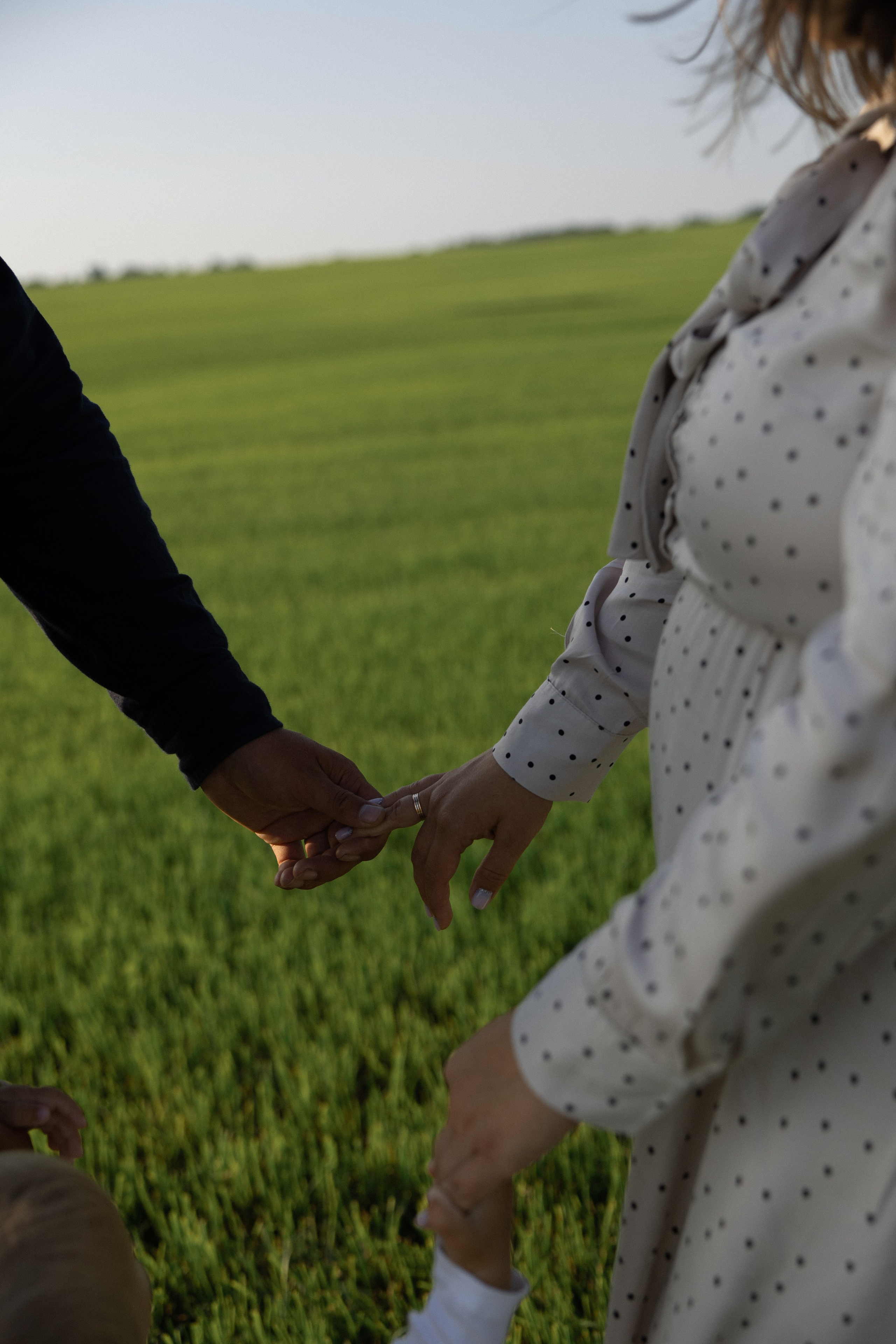 Семейная в поле. Свадебный фотограф в Санкт — Петербурге и Ленинградской о