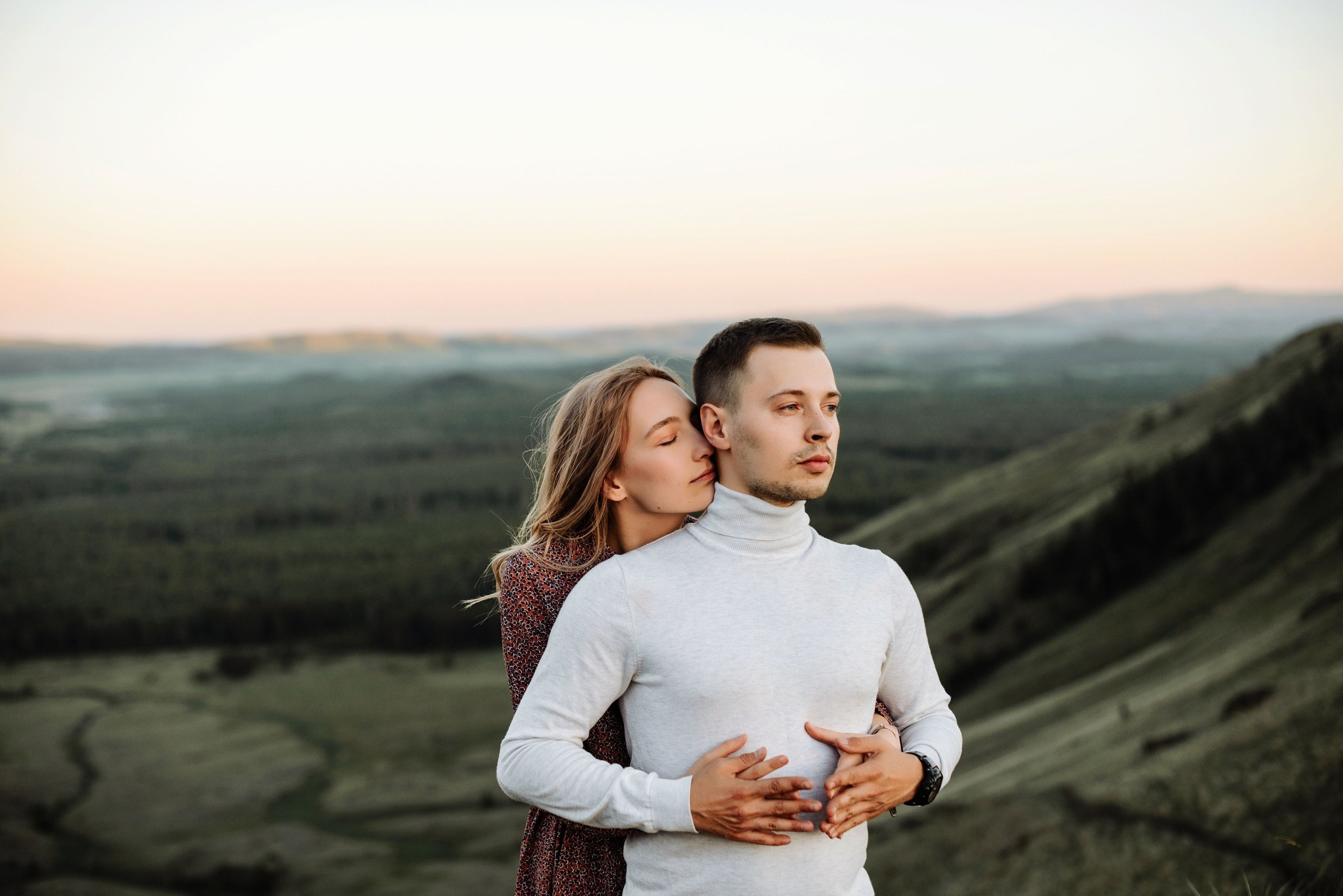 Love Story на горе Нурали – романтическая фотосессия в горах. Свадебный фотограф в Миассе Татьяна Ружникова