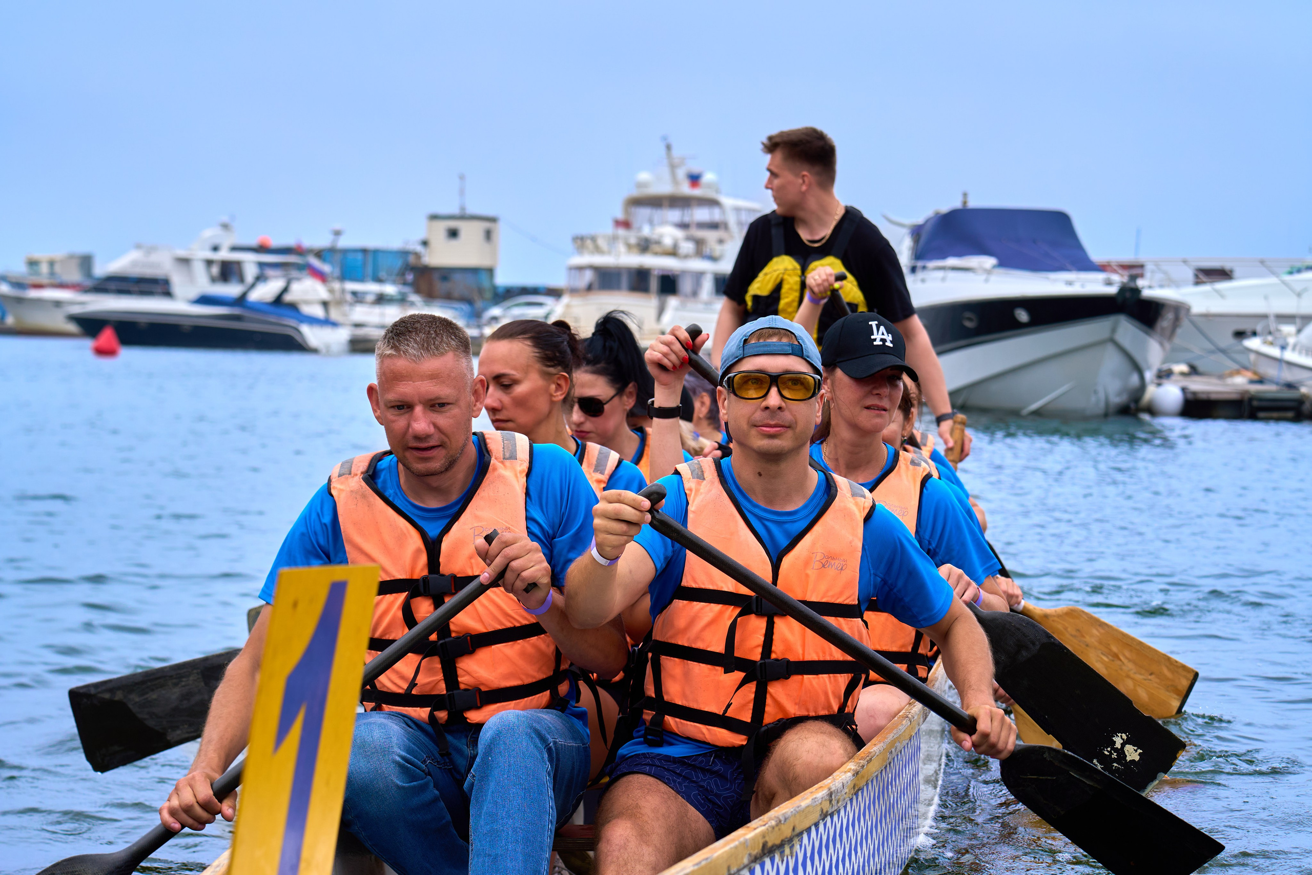 Соревнования на лодках дракон Айс Юнион. Фотограф во Владивостоке