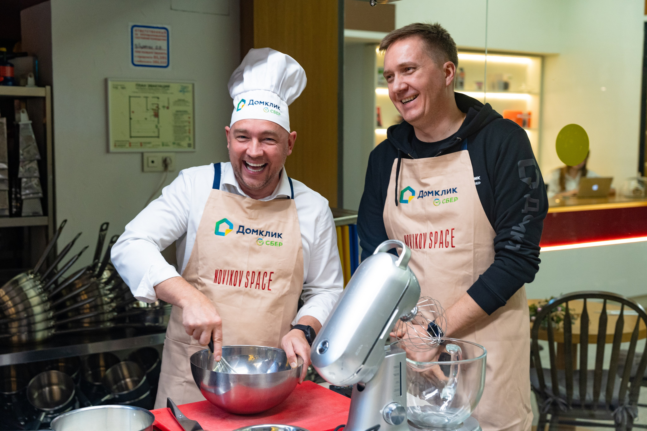 NOVIKOV SCHOOL — Умами зал. Фотограф Никита Комаров