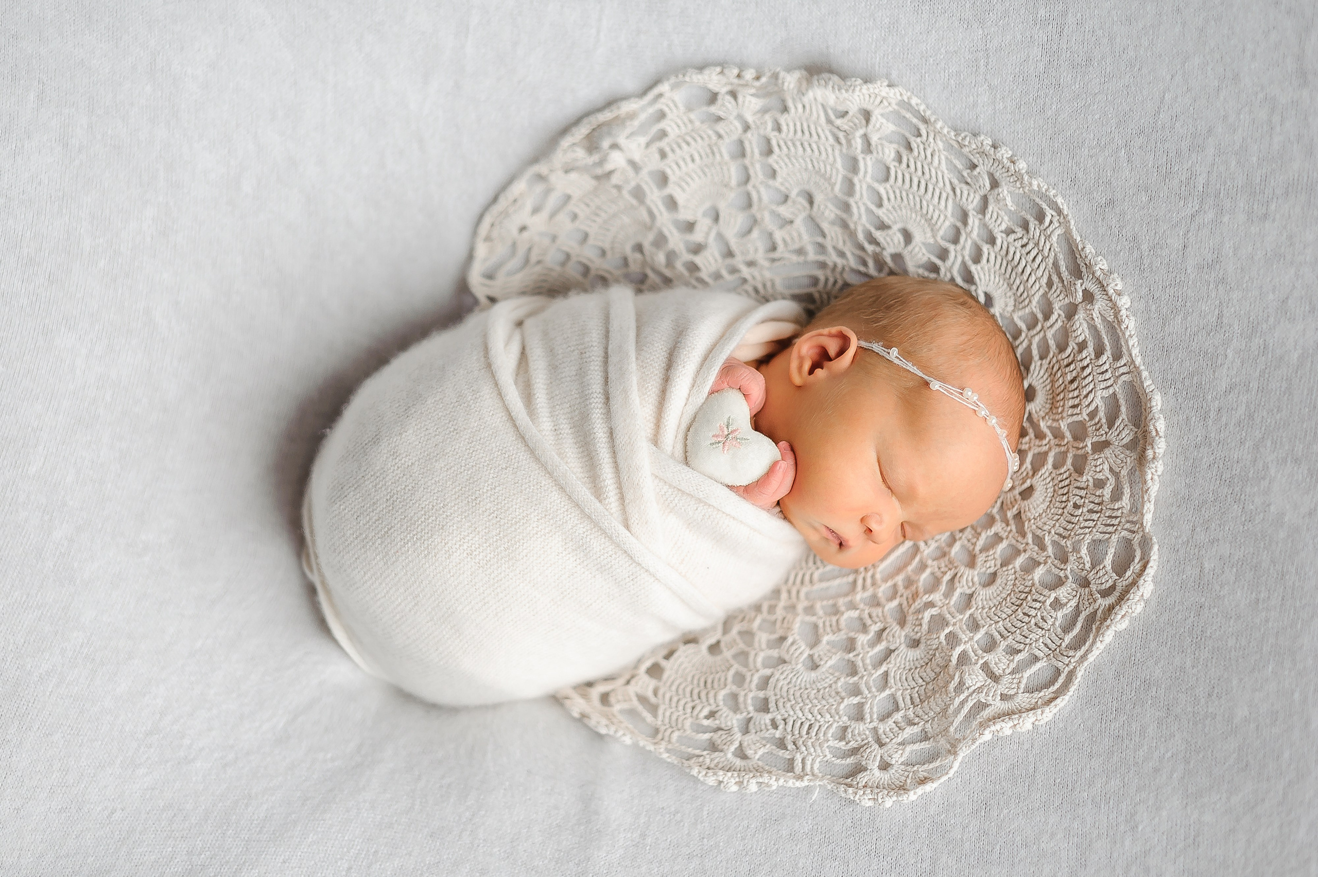 Анюта, 6 дней. Фотограф новорождённых в Йошкар-Оле Ильмира Сидоркина