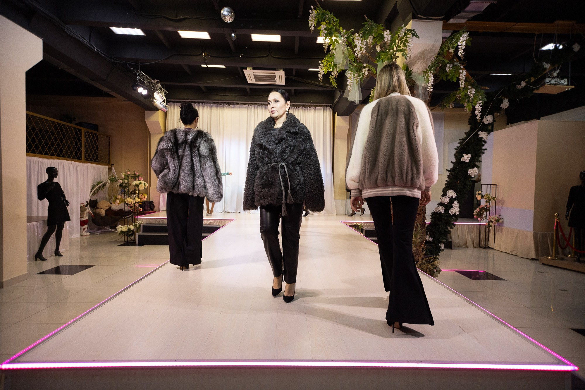 Показ моды Mexa Shop. Andrey Pospelove. Фотограф в Саратове