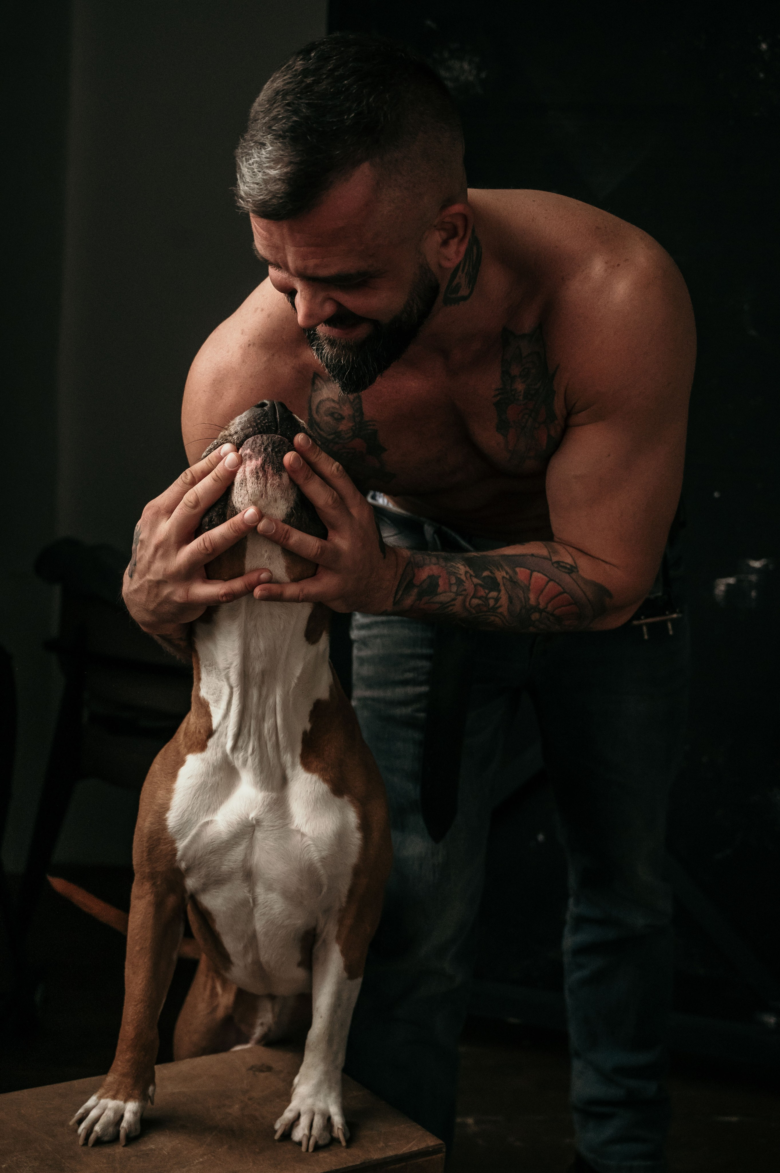 Мужской фотограф. Профессиональный фотограф беременности в СПБ. Стильные фотосессии беременности в стиле минимализм и классическая фотография