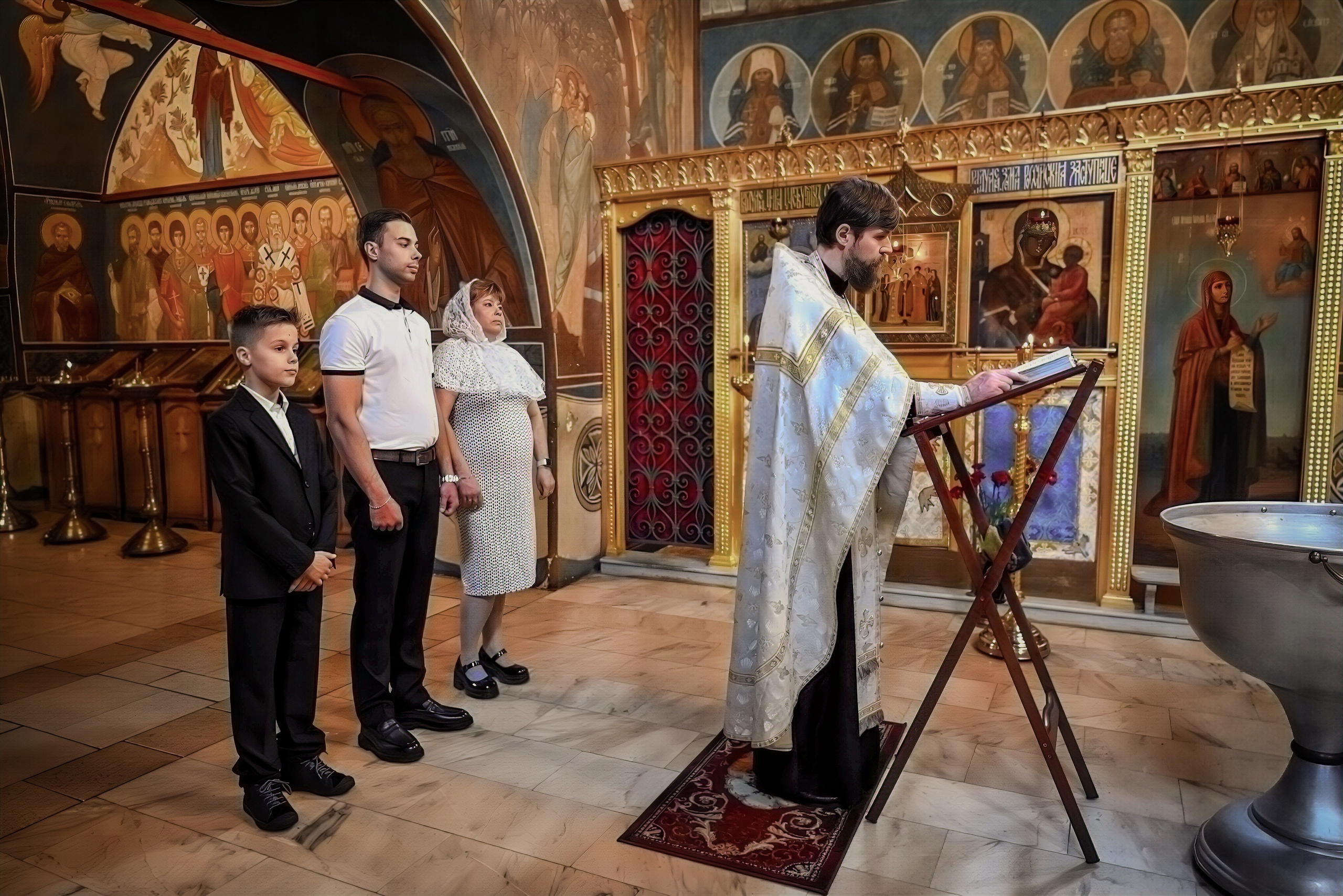 Крещение Арбат мама Ксения. Семейный и детский фотограф Москва